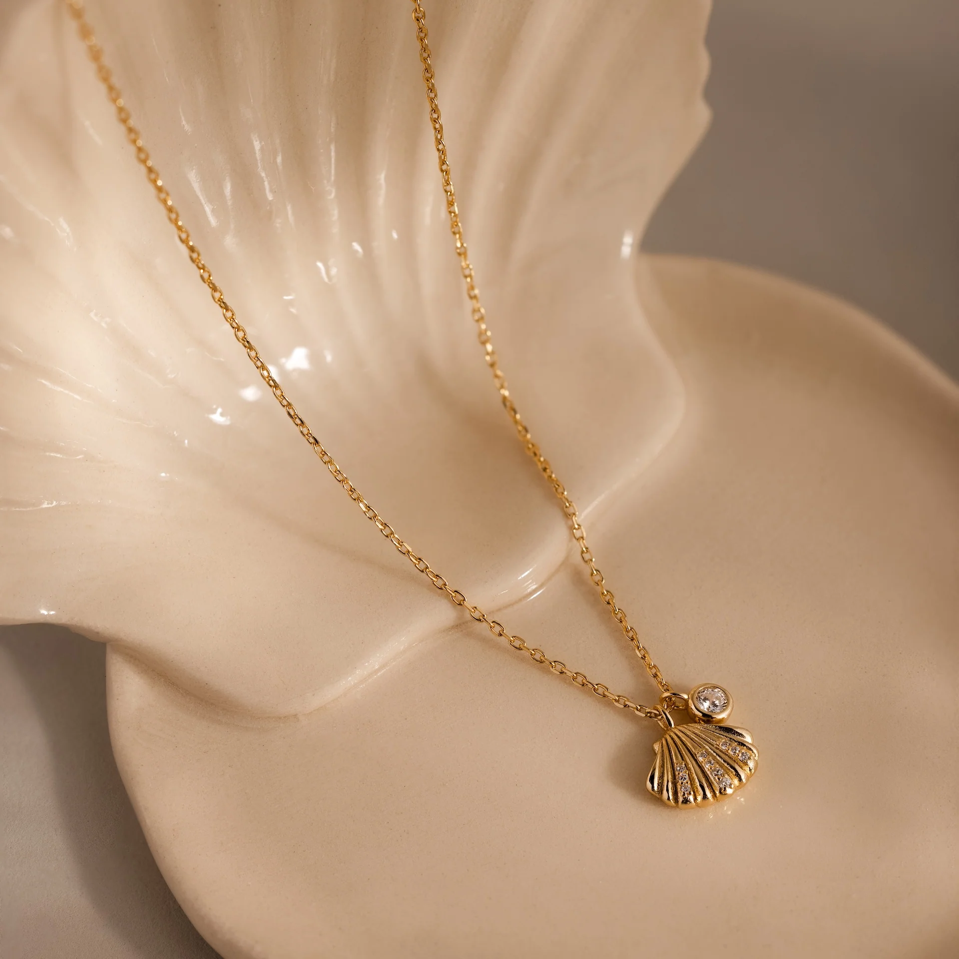 Diamond Seashell Charm Necklace in 18K Gold - Image 3