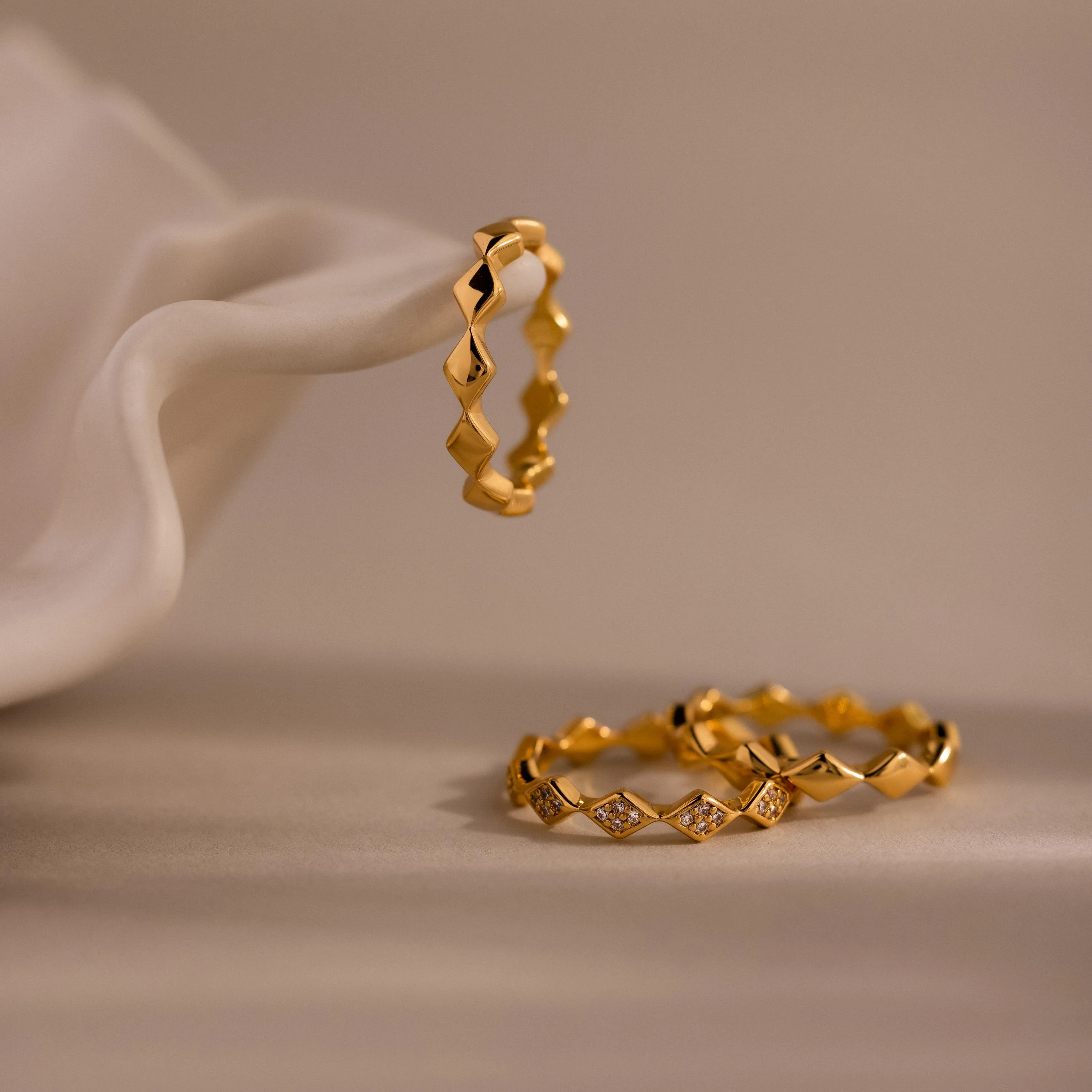 Diamond Wave Eternity Ring Set - Image 3