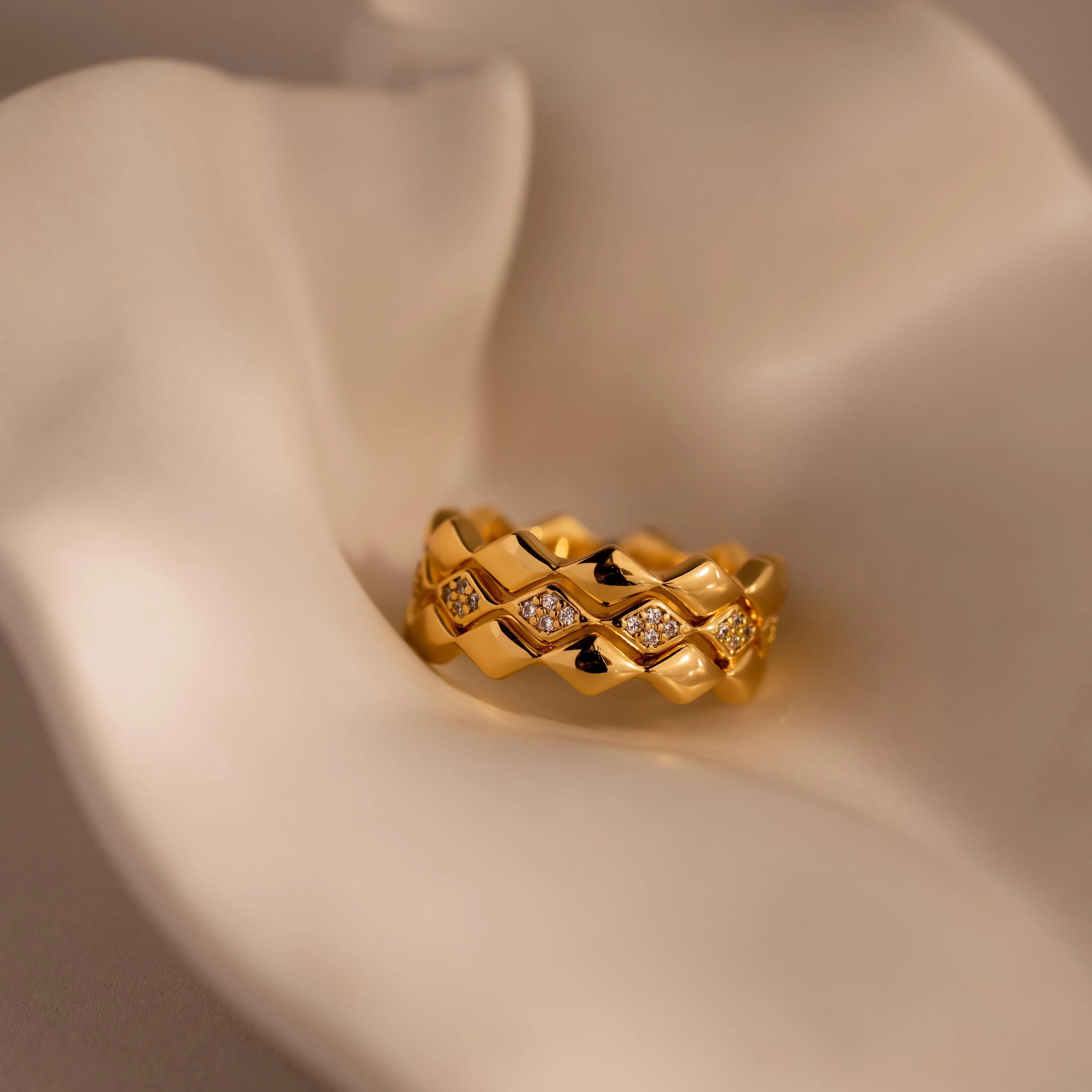 Diamond Wave Eternity Ring Set - Image 7