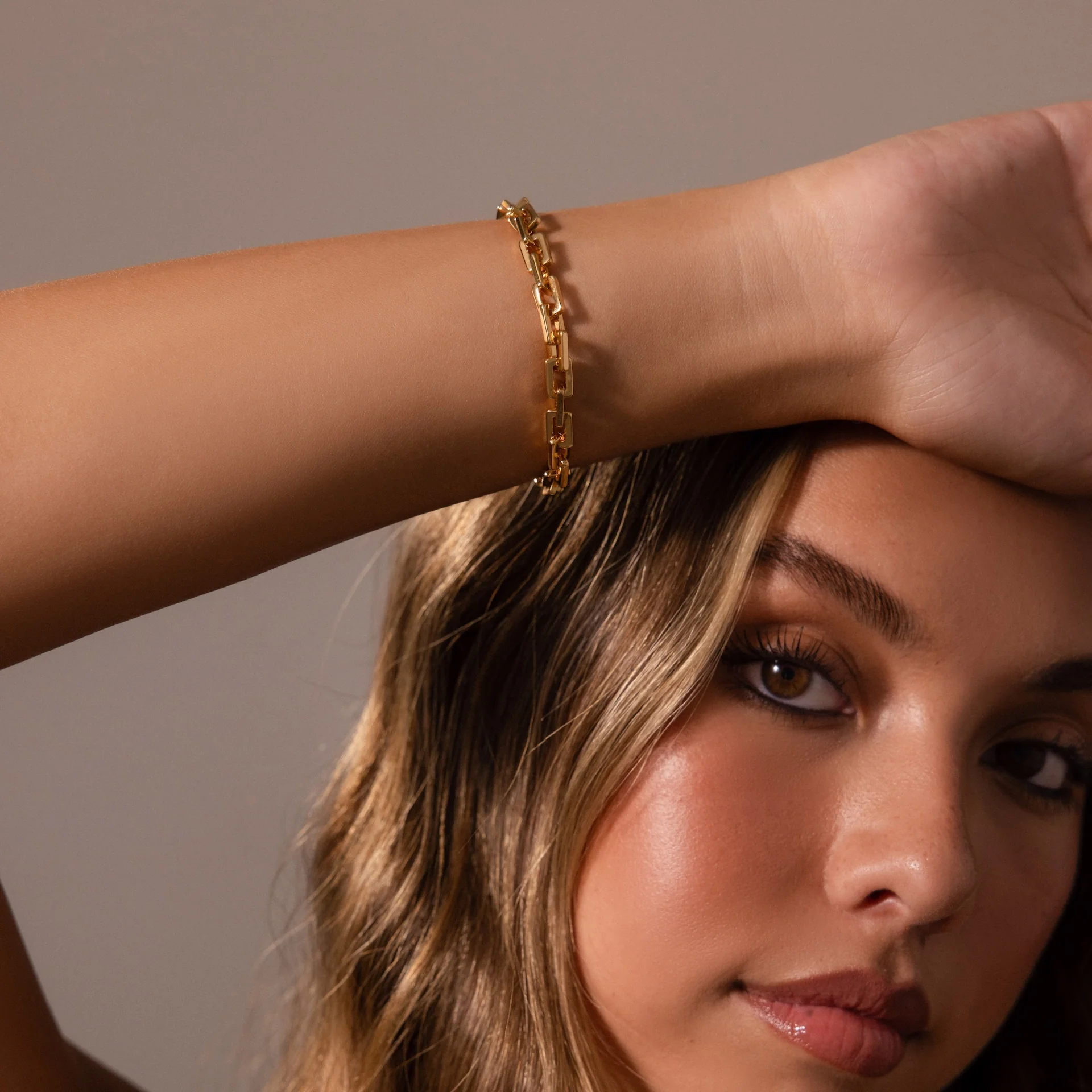 Eternal Link Bracelet in 18K Gold - Image 4