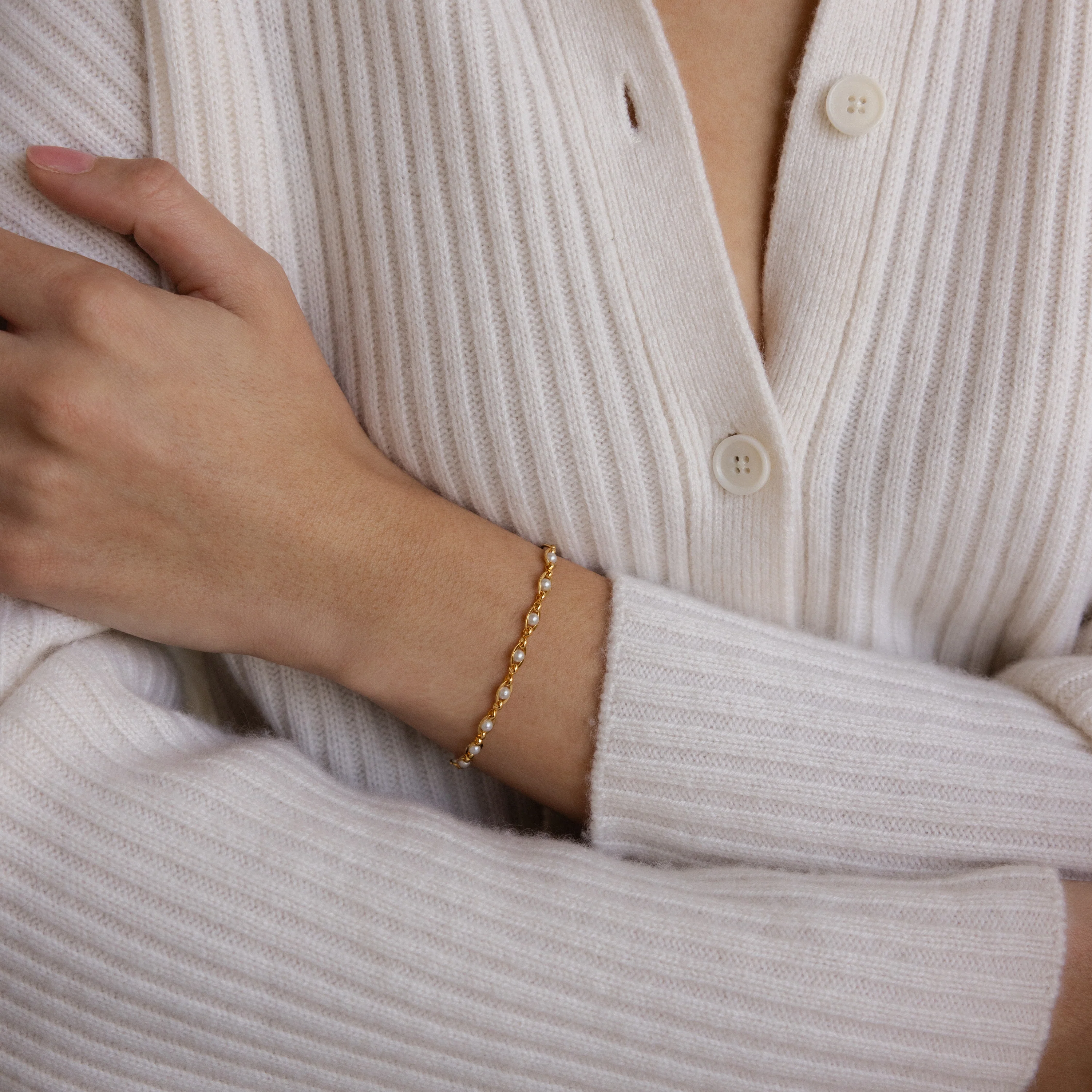Eternity Pearl Bracelet in 18K Gold - Image 3