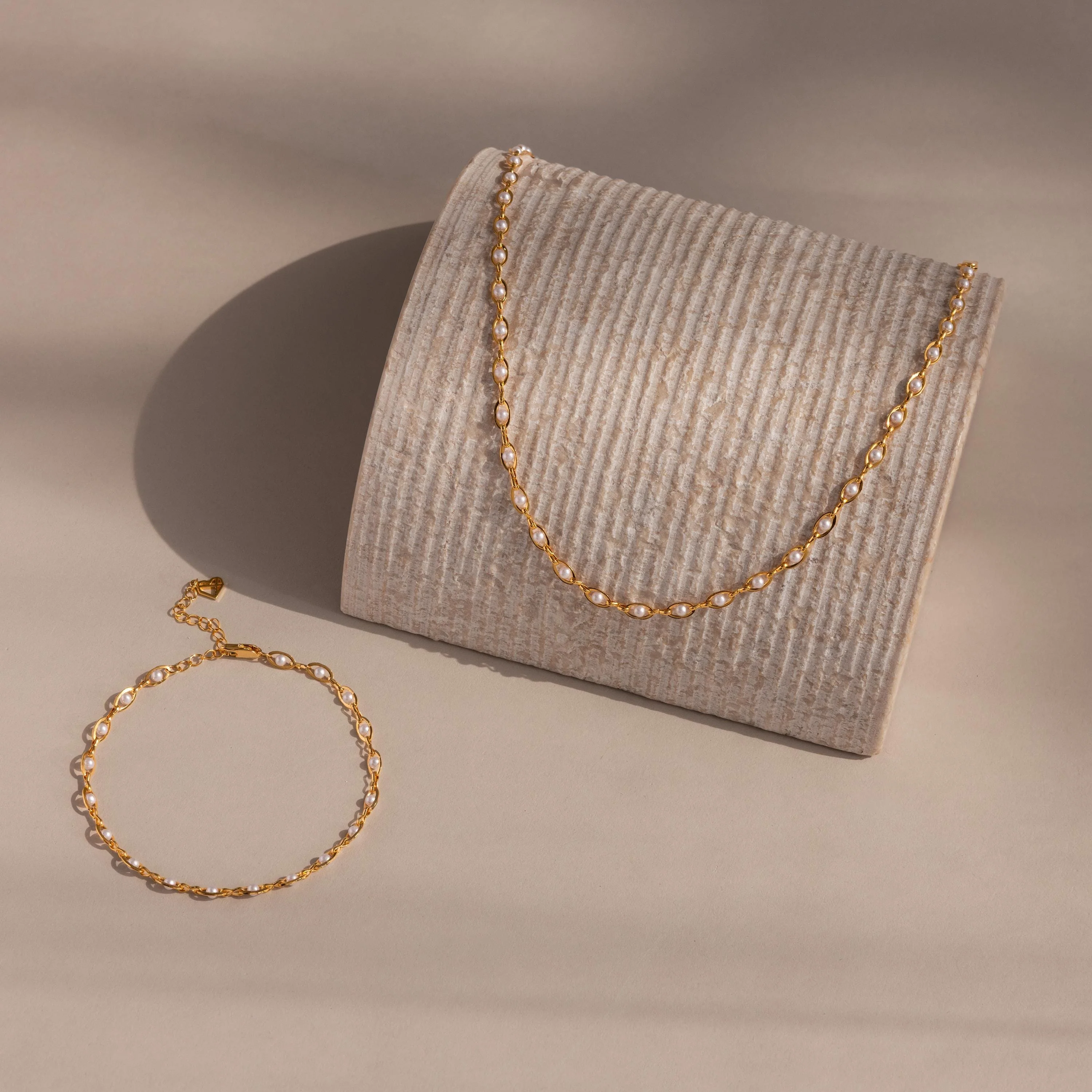 Eternity Pearl Choker Necklace in 18K Gold - Image 7