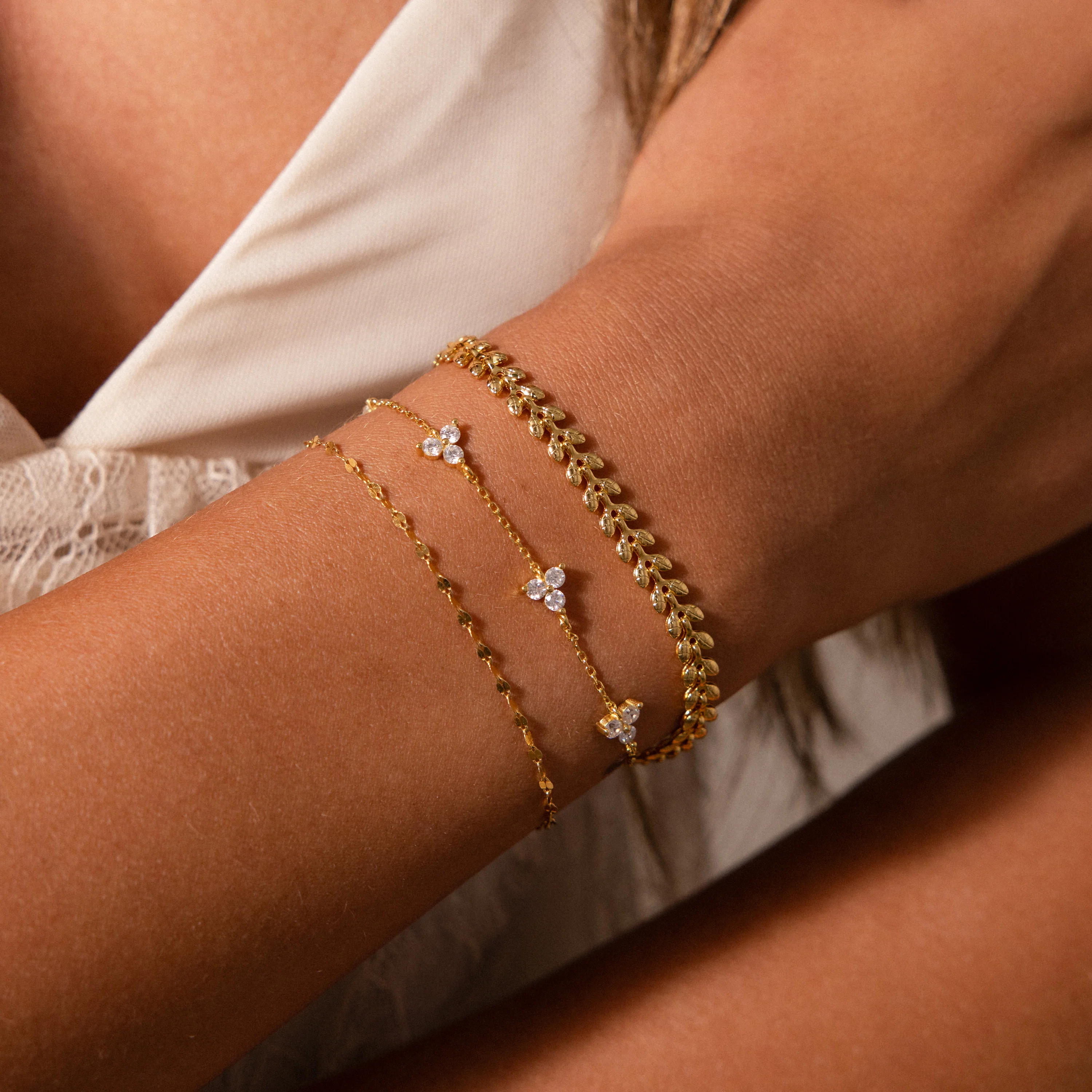 Fishtail Chain Bracelet in 18K Gold - Image 4