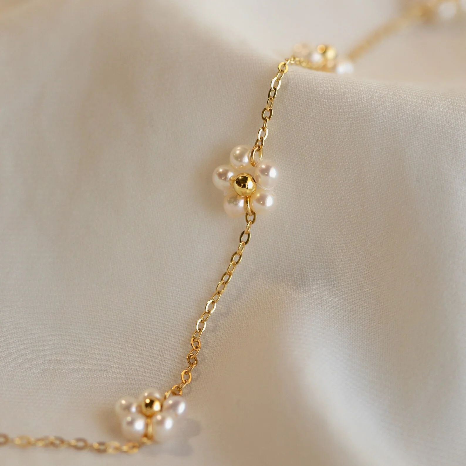 Flower Pearl Station Necklace in 18K Gold - Image 6