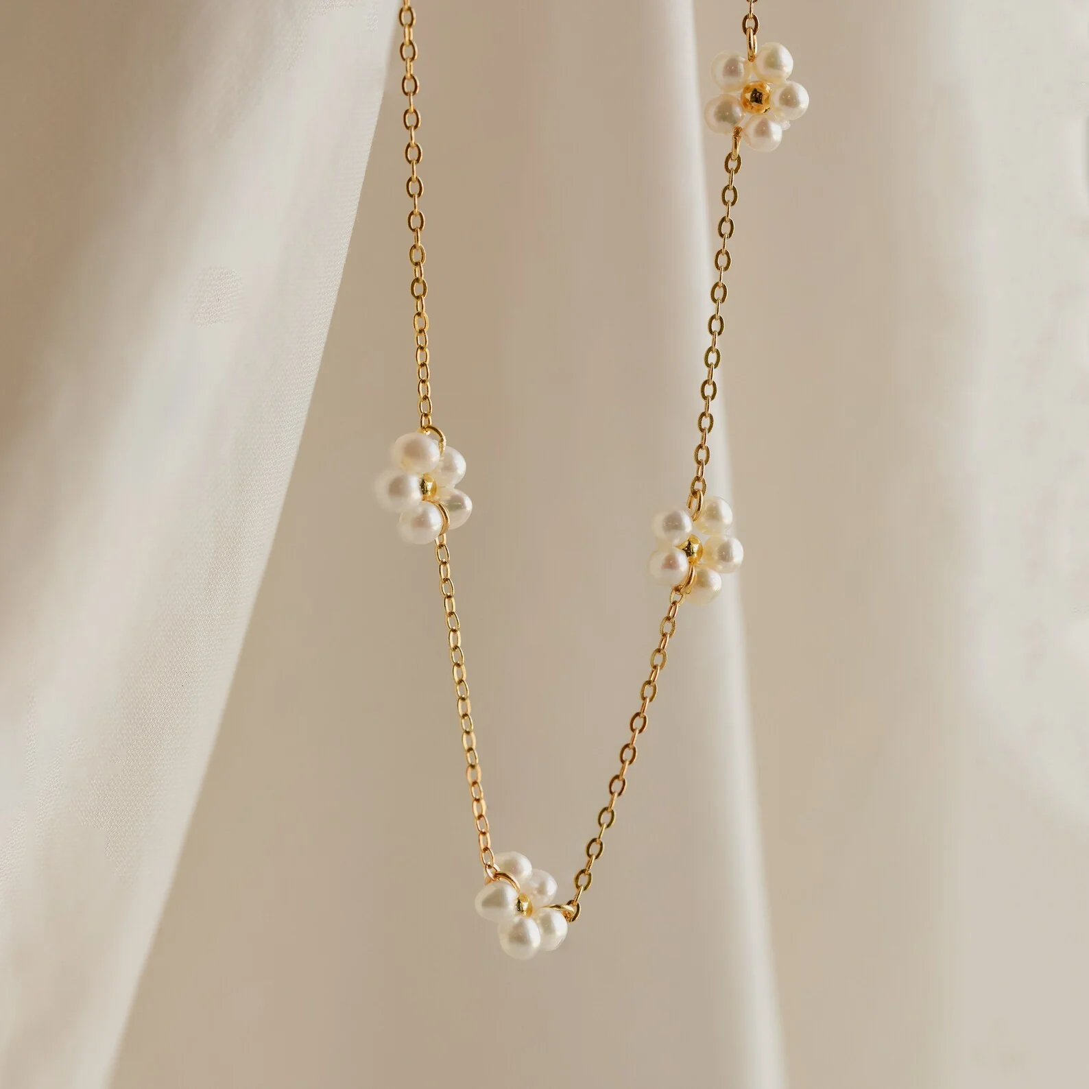 Flower Pearl Station Necklace in 18K Gold - Image 3