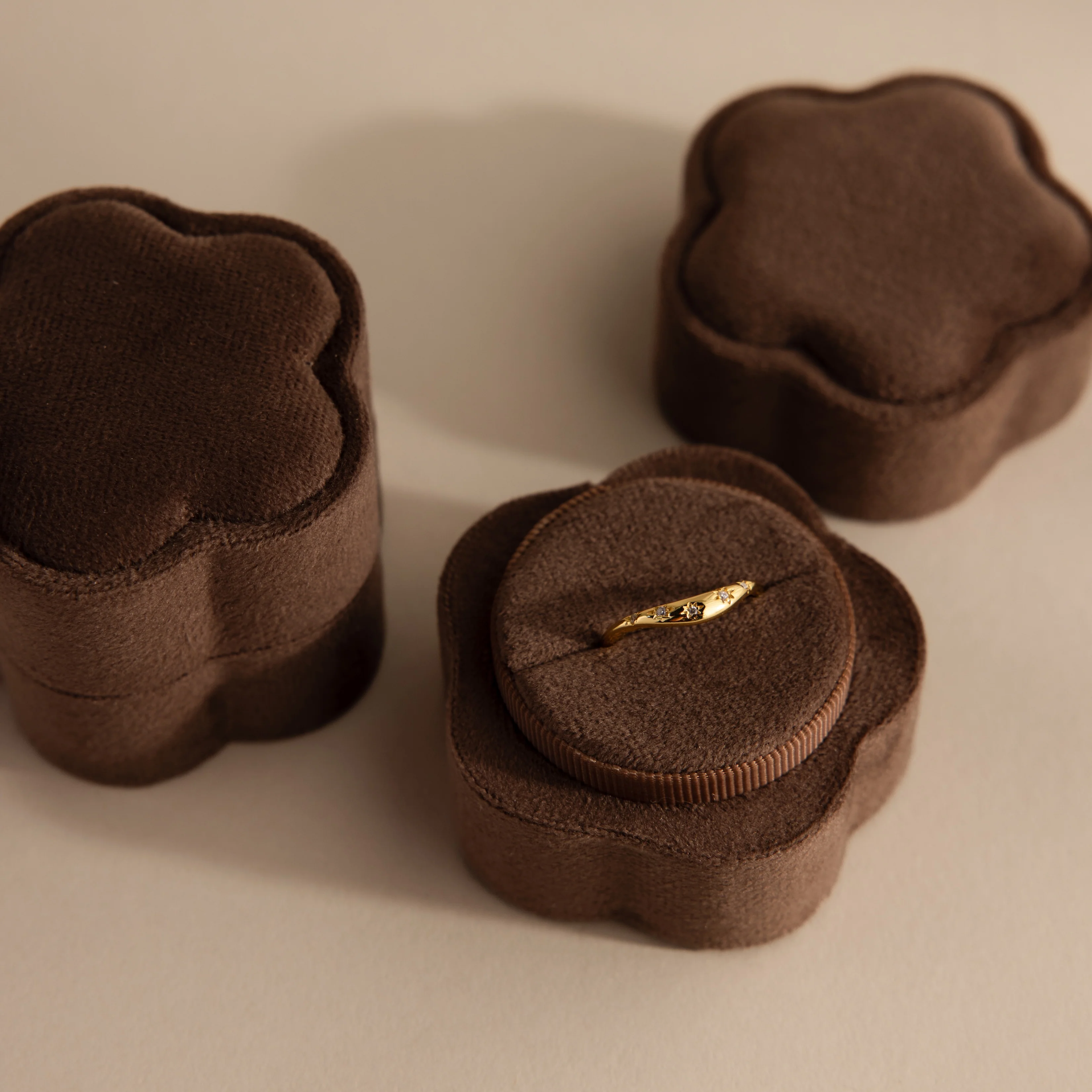 Flower Velvet Ring Box - Image 4