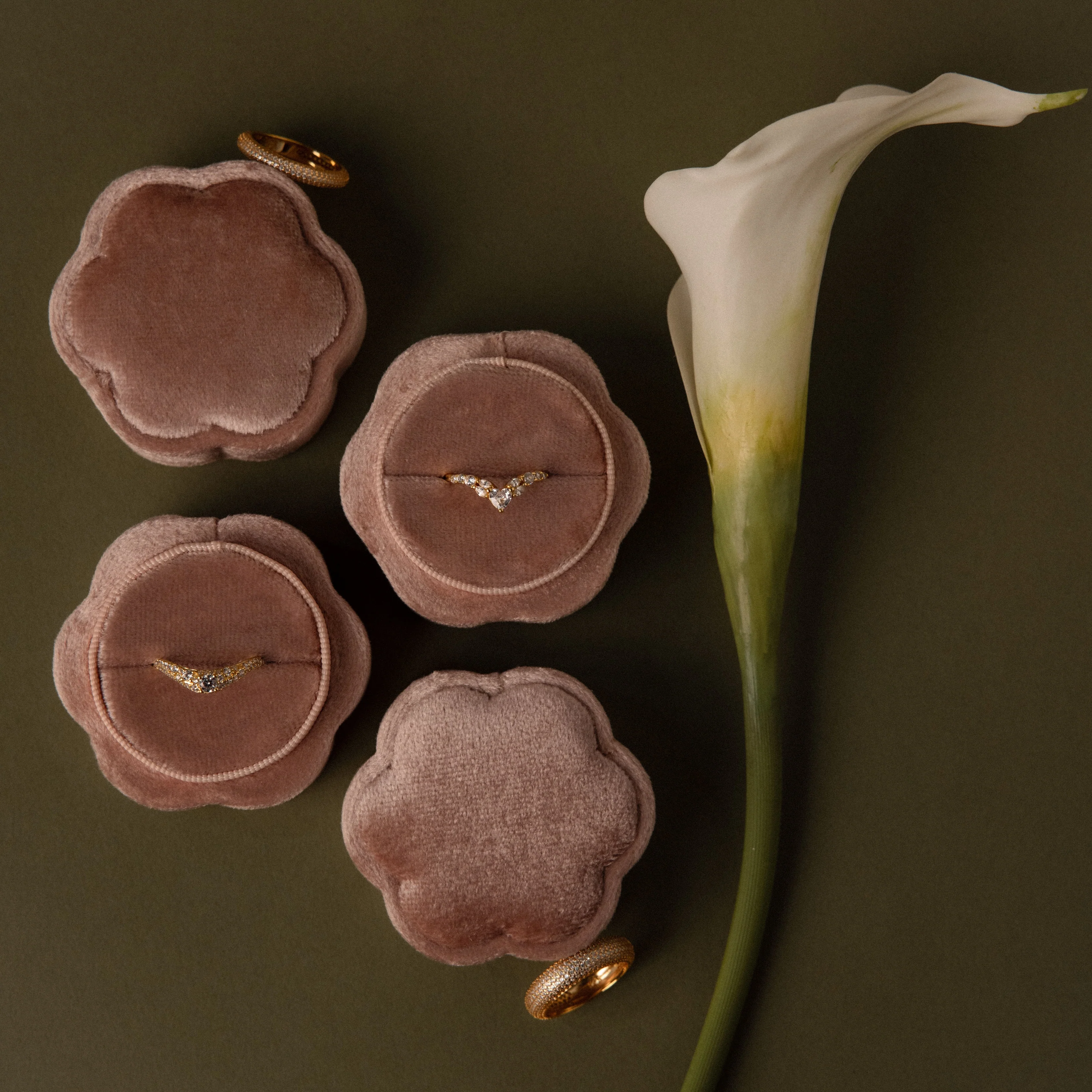 Flower Velvet Ring Box - Image 7