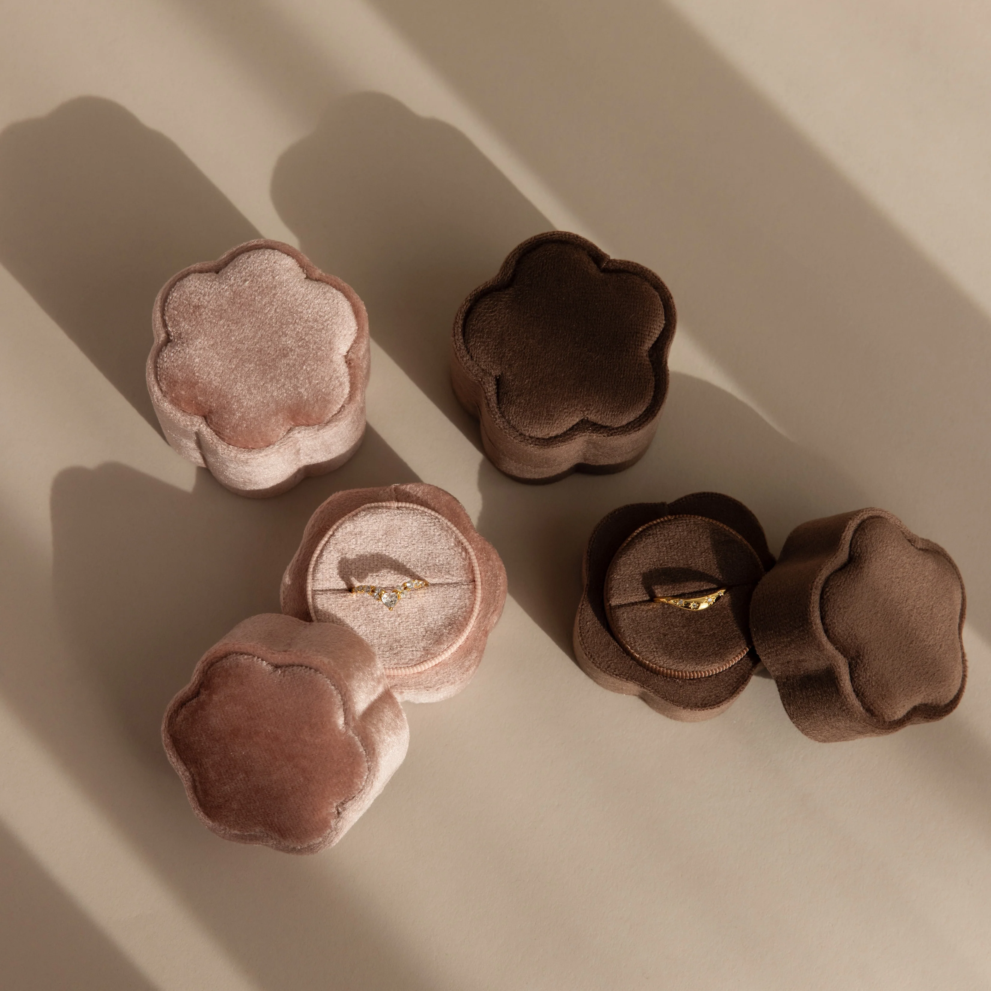 Flower Velvet Ring Box - Image 9