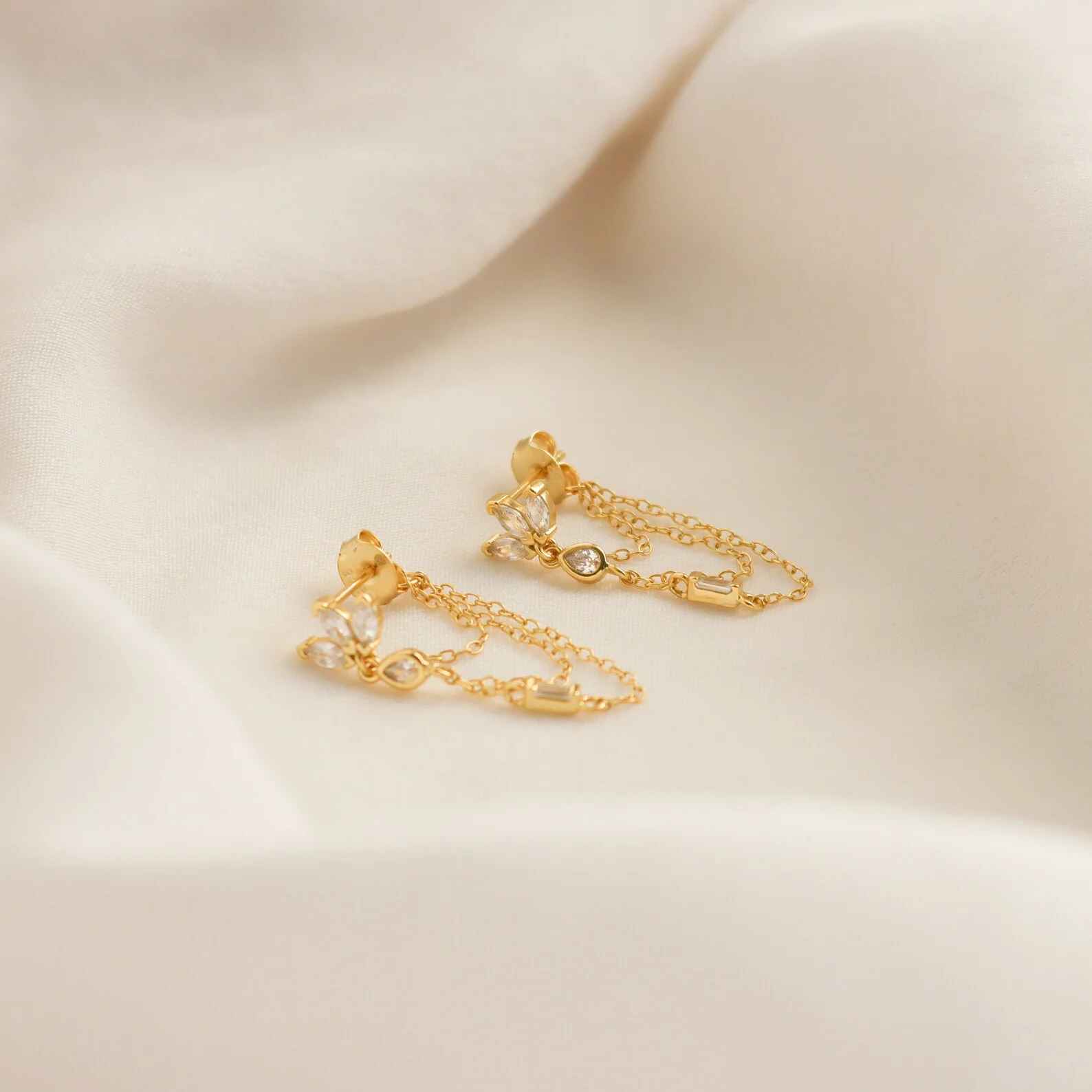Genesis Chain Earrings - Image 2