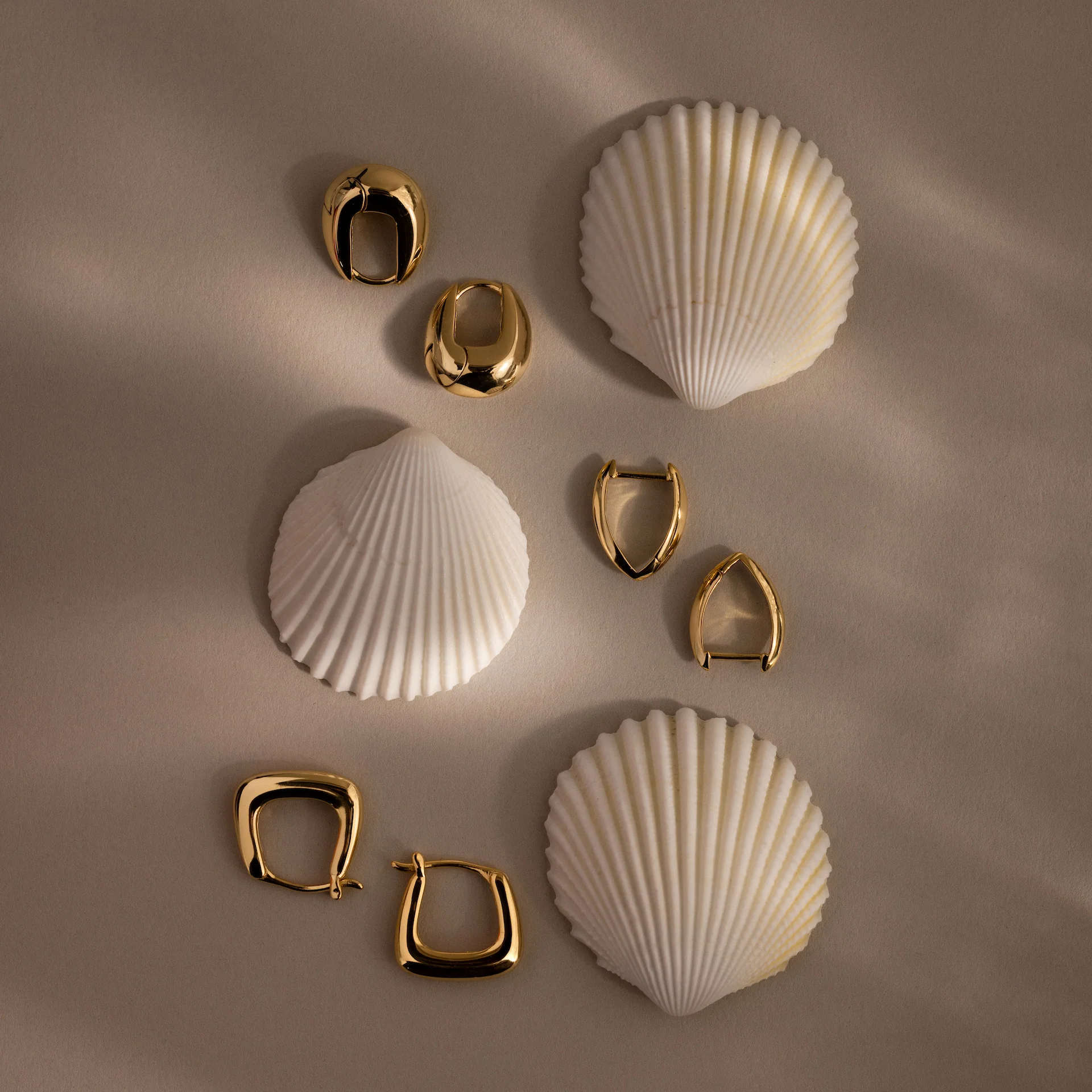 Geometric Leaf Hoop Earrings in 18K Gold - Image 5