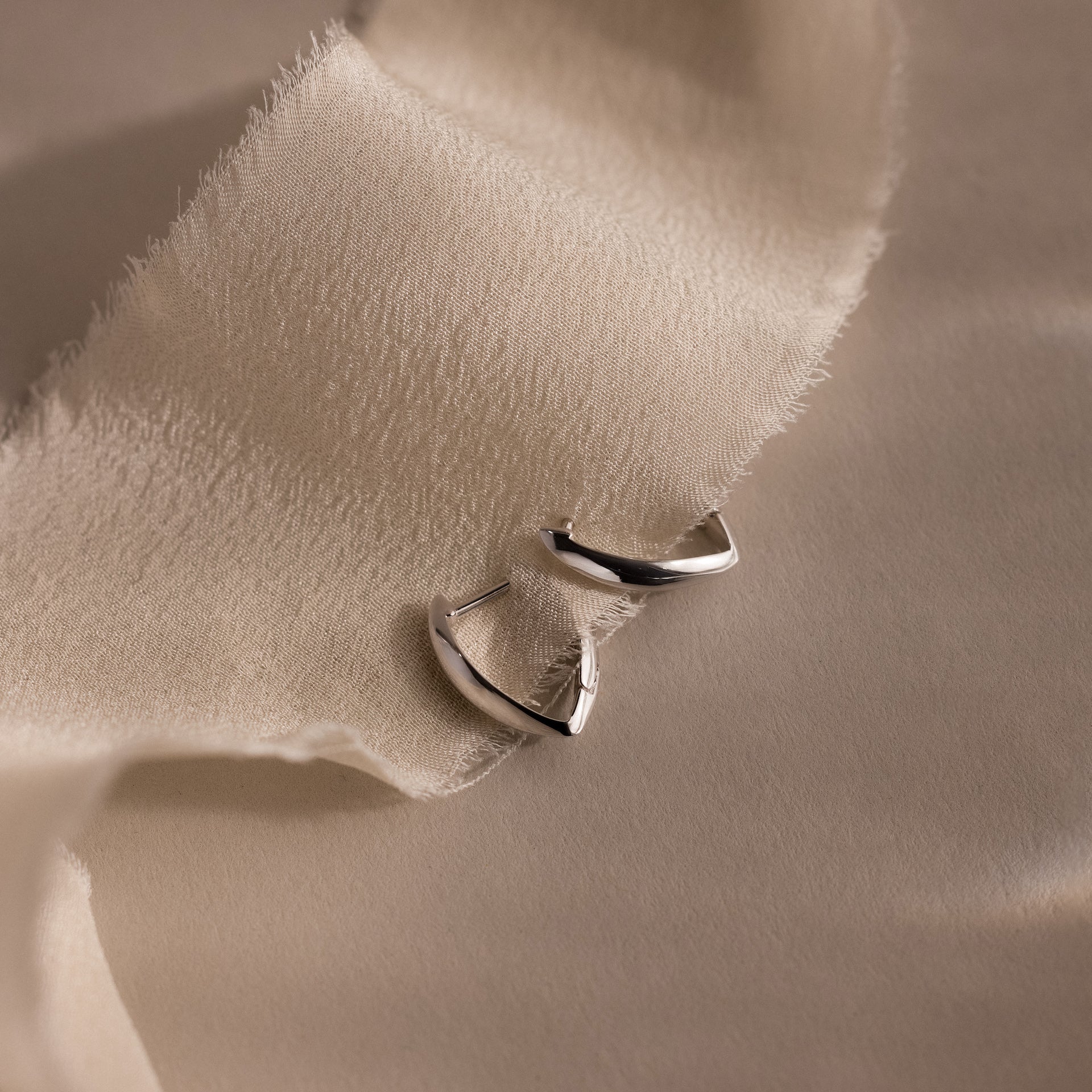 Geometric Leaf Hoop Earrings in Silver - Image 3