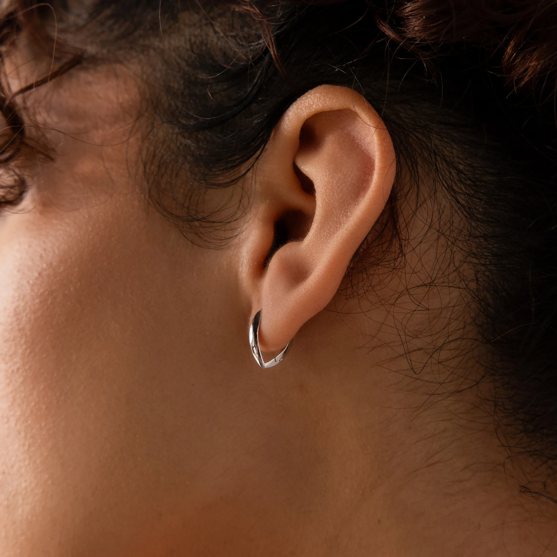 Geometric Leaf Hoop Earrings in Silver - Image 2