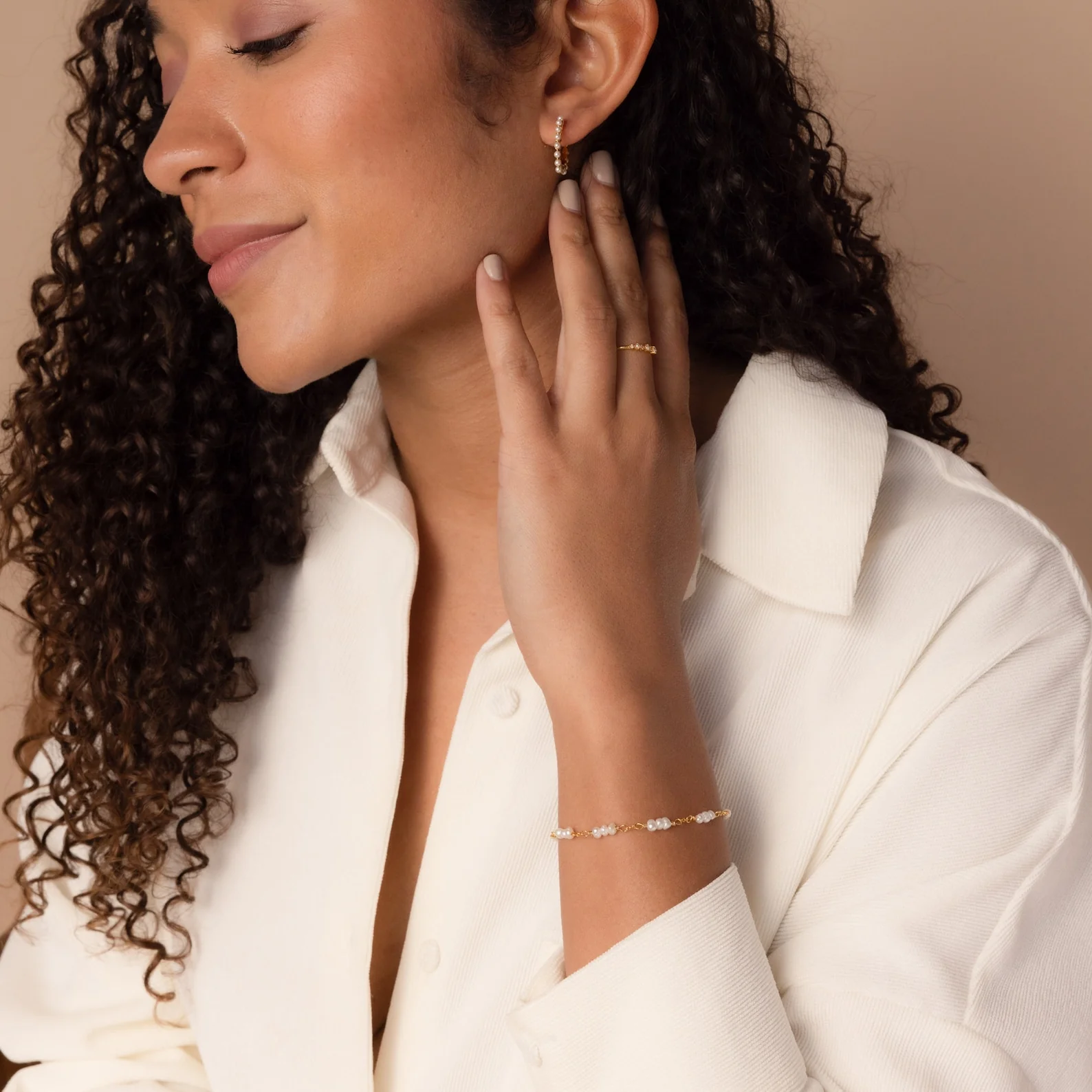 Hali Pearl Station Bracelet - Image 3