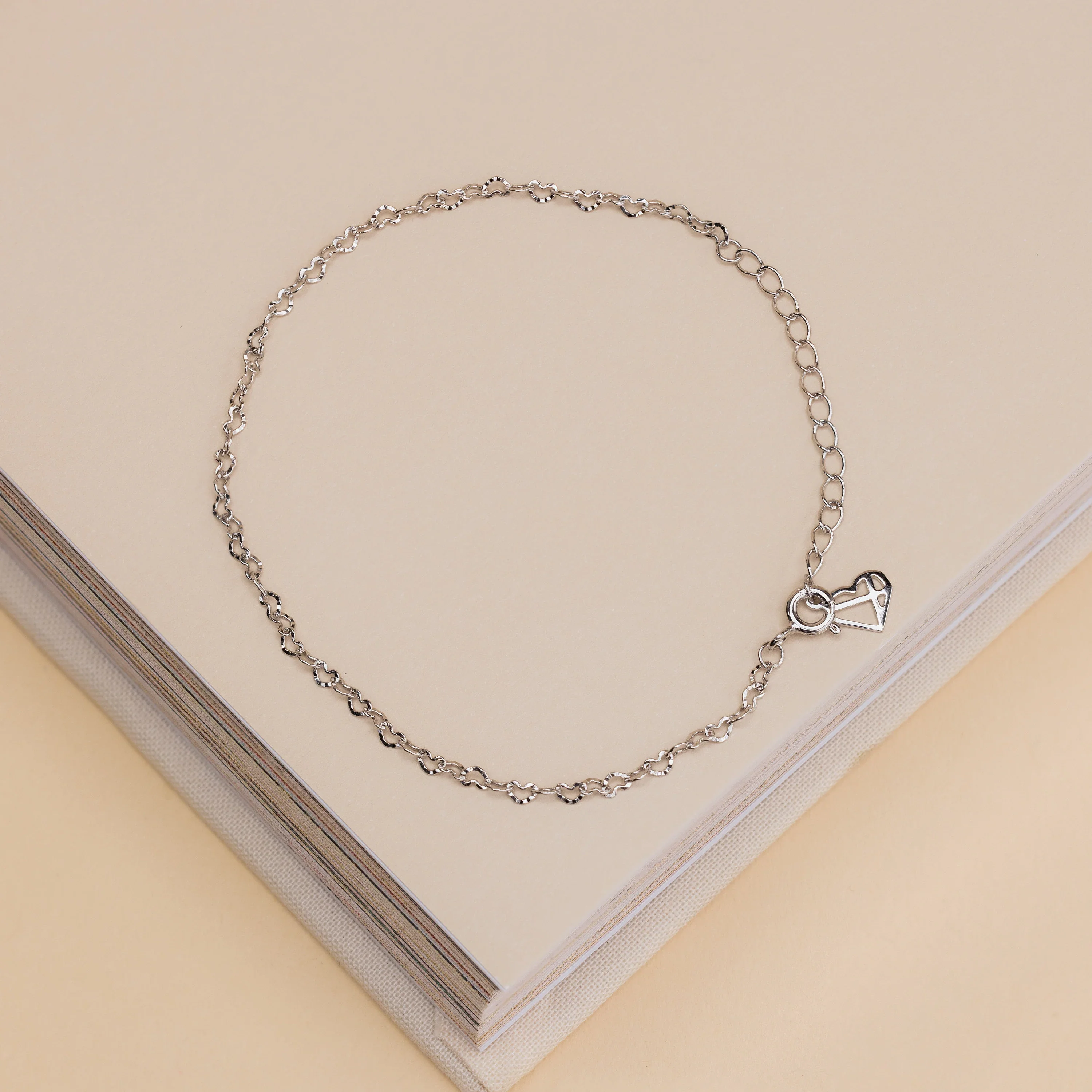 Heart Link Chain Bracelet - Image 3