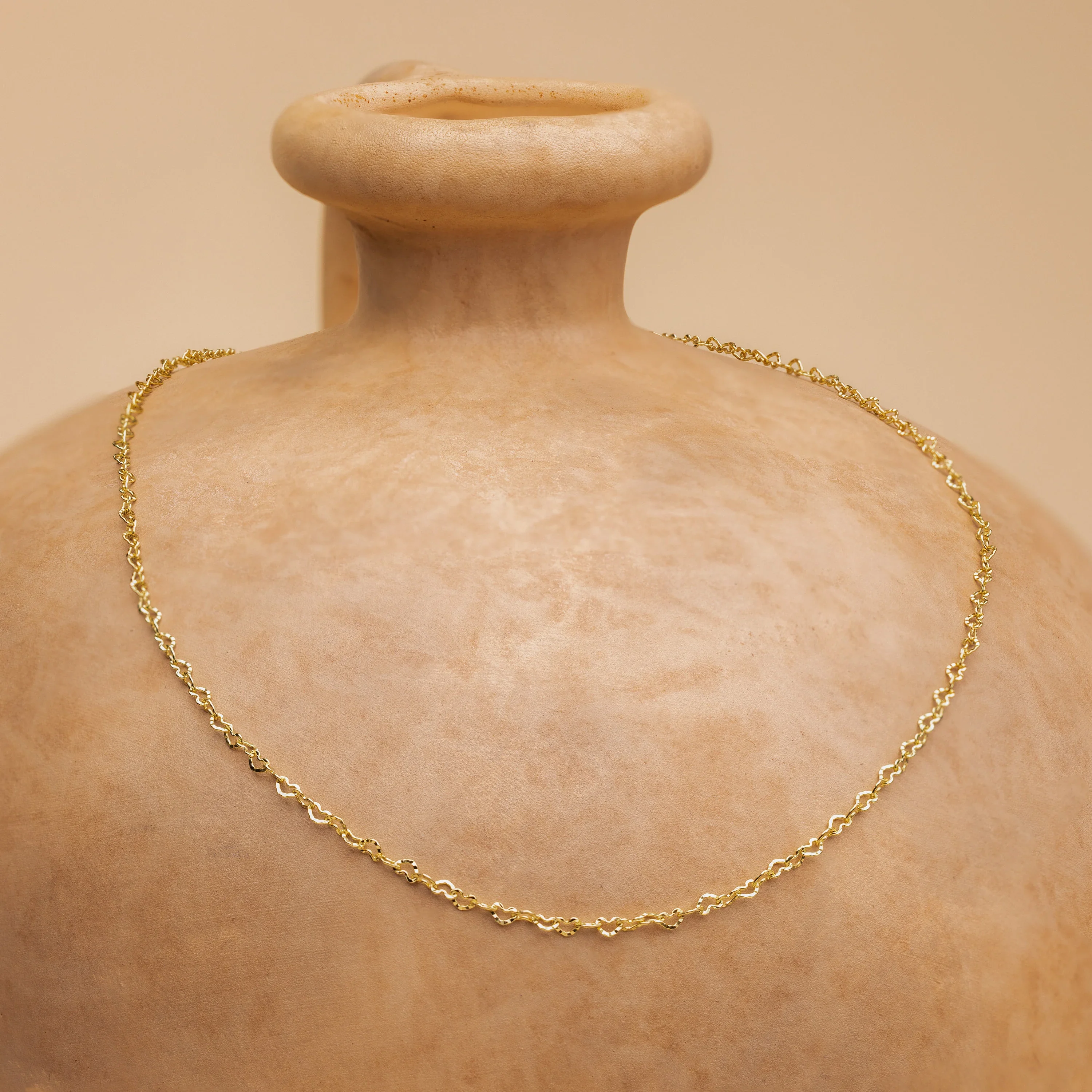 Heart Link Chain Necklace in 18K Gold - Image 2
