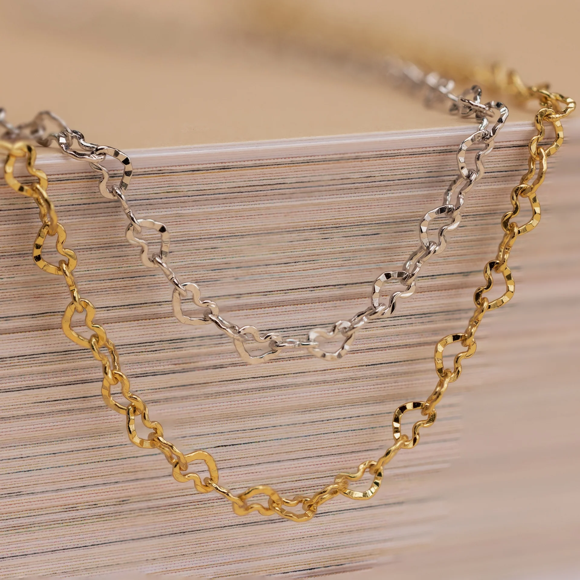 Heart Link Chain Necklace in 18K Gold - Image 8