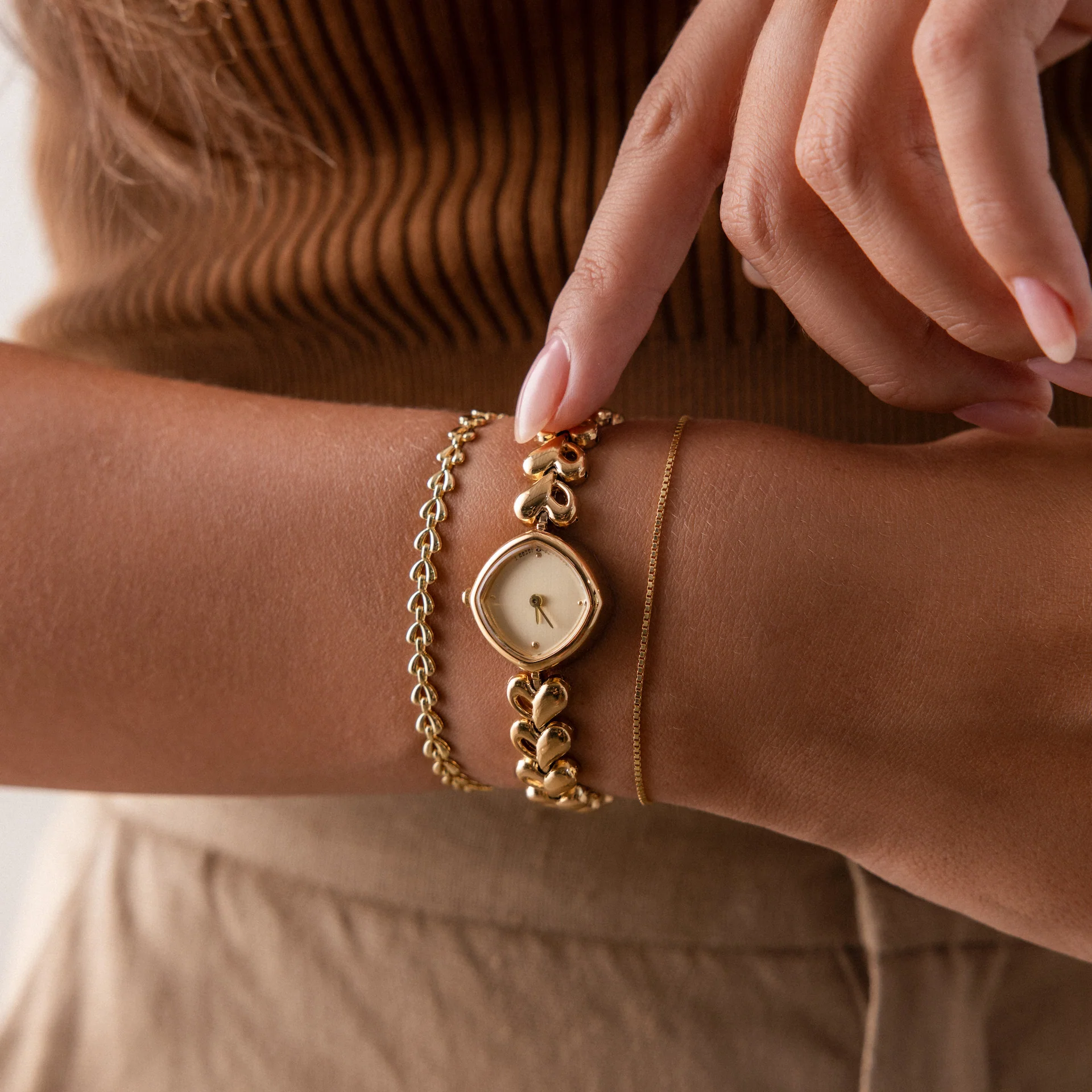 Heart Link Timepiece in 18K Gold - Image 6