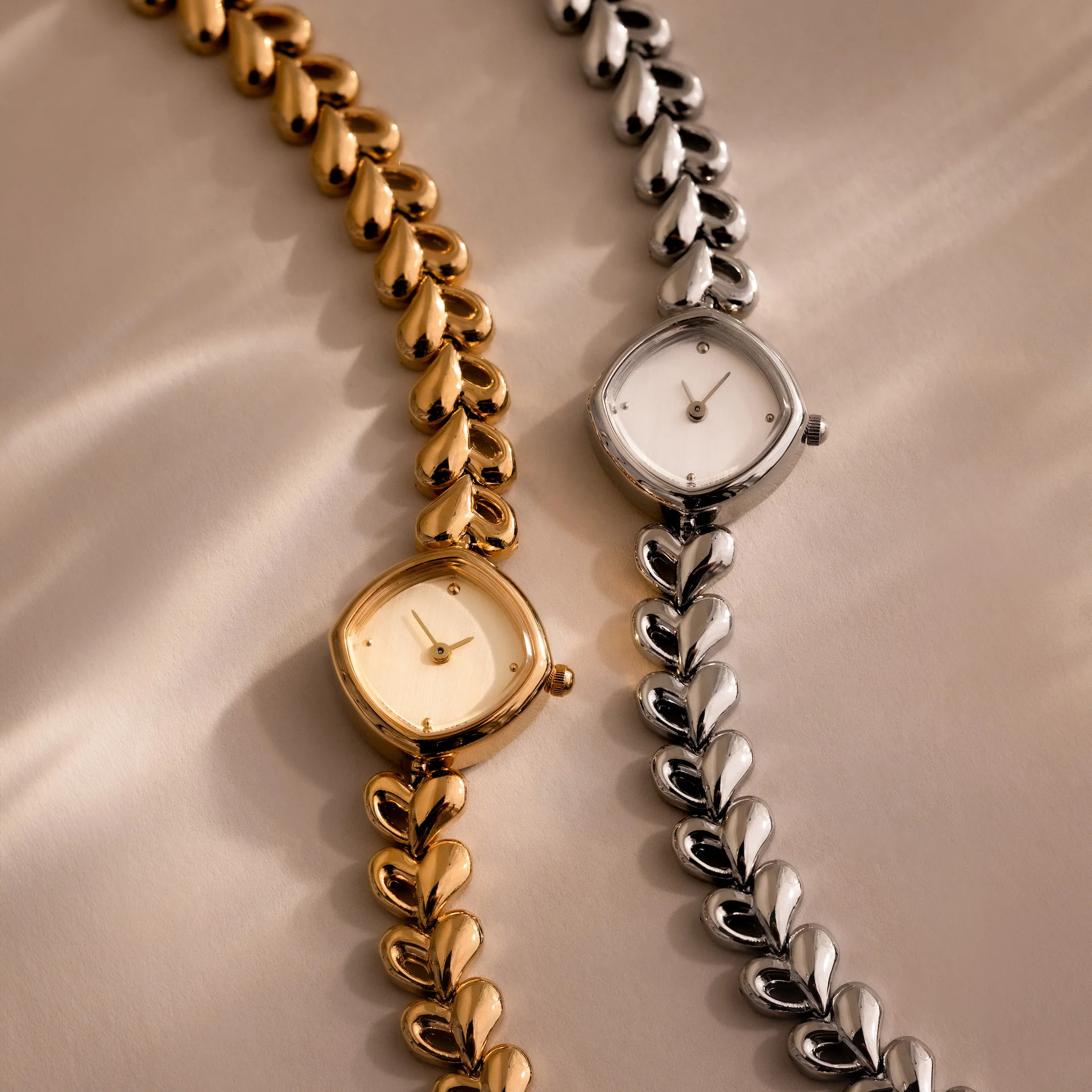 Heart Link Timepiece - Image 6