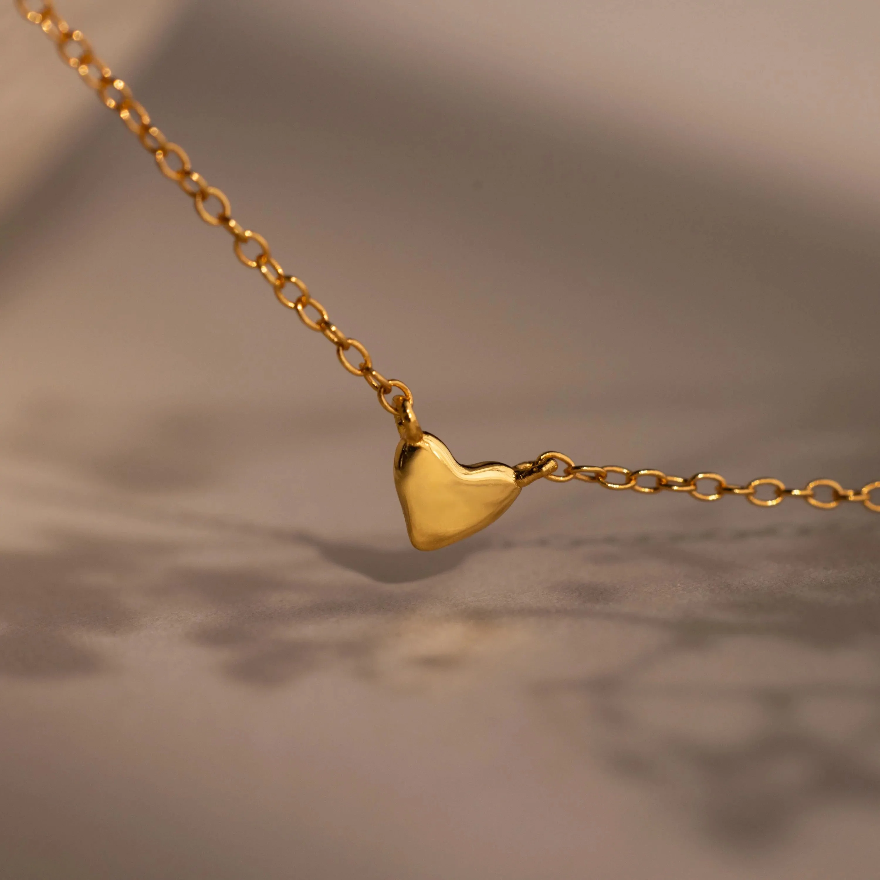 Heart Station Necklace in 18K Gold - Image 3