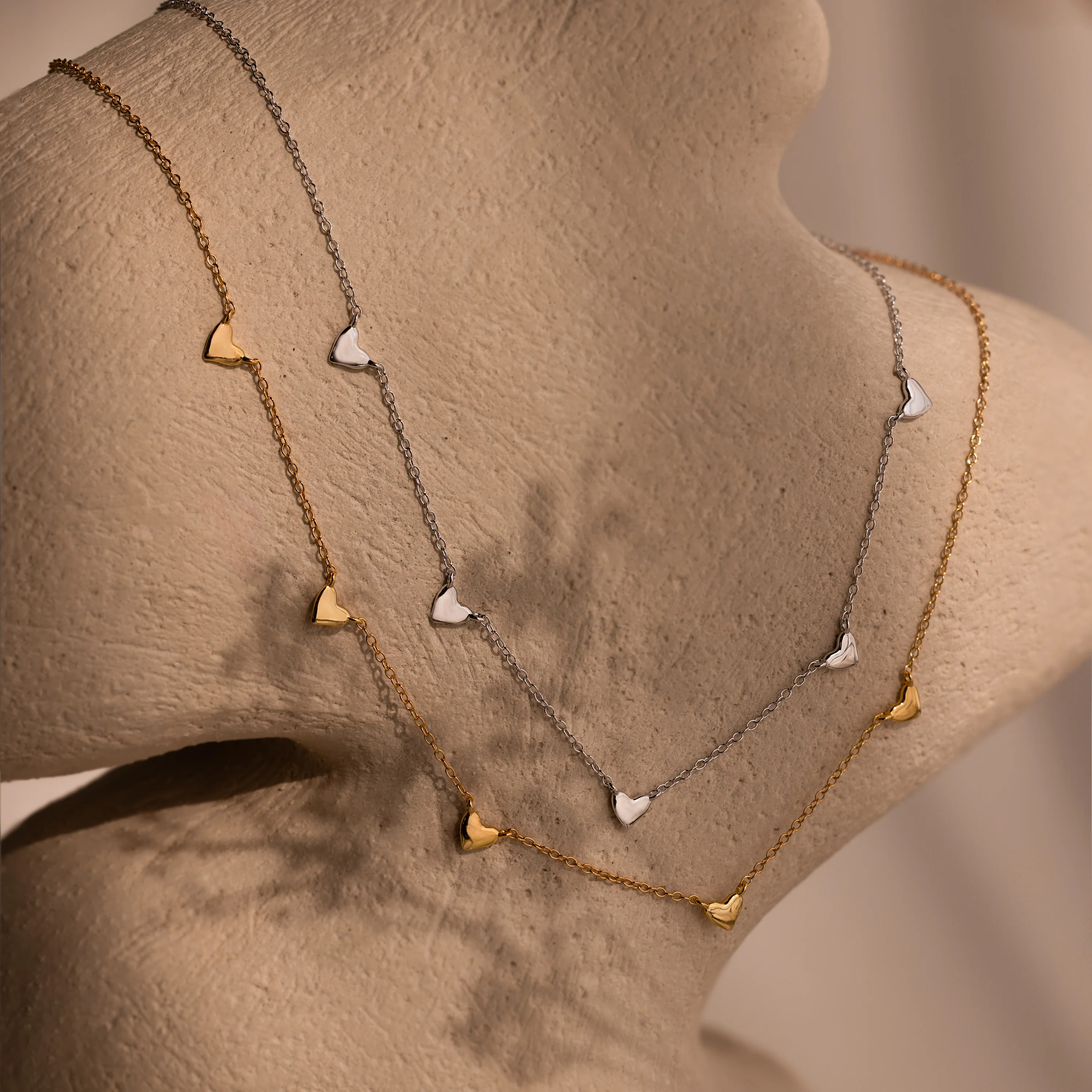 Heart Station Necklace in 18K Gold - Image 7