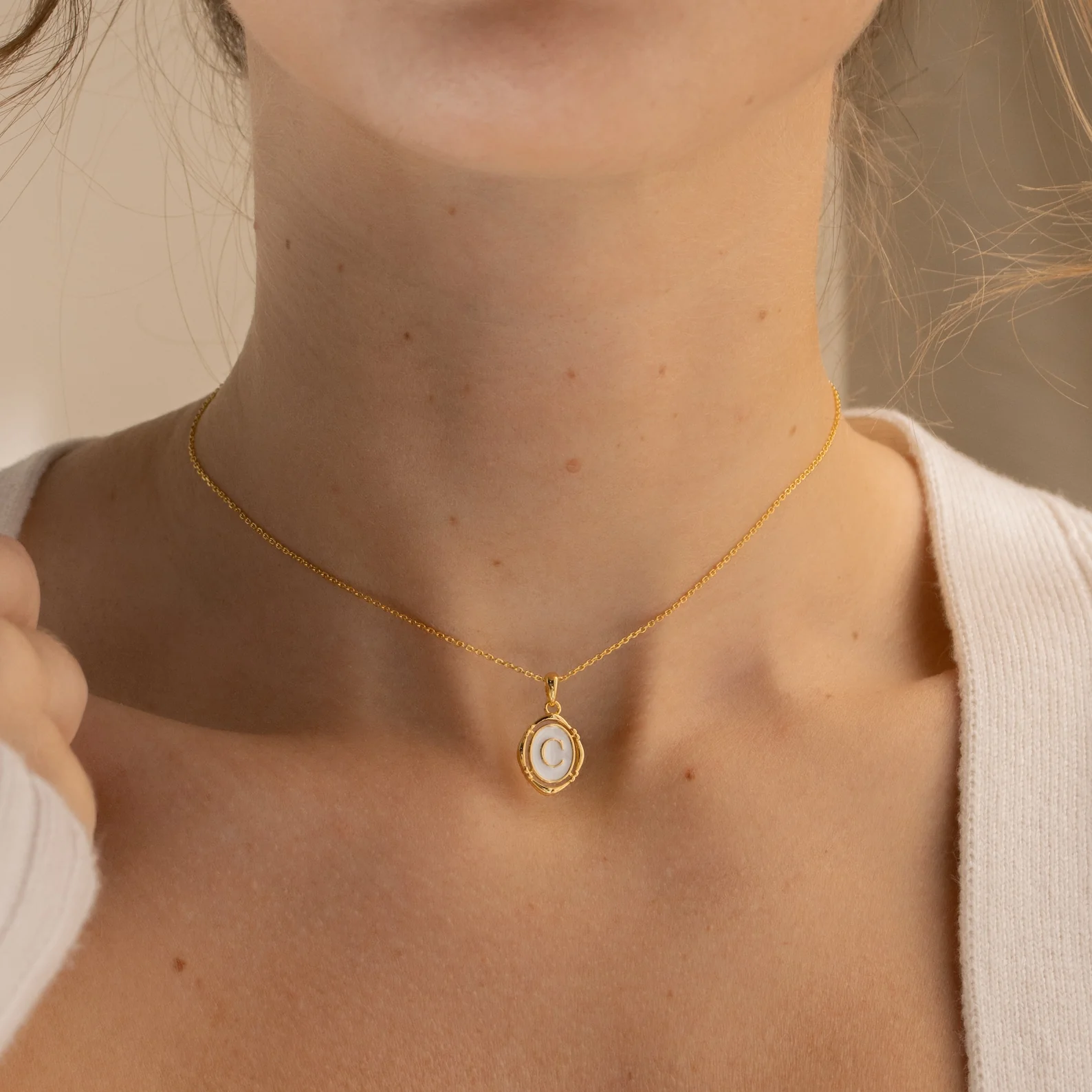 Initial Pendant Necklace in 18K Gold - Image 6