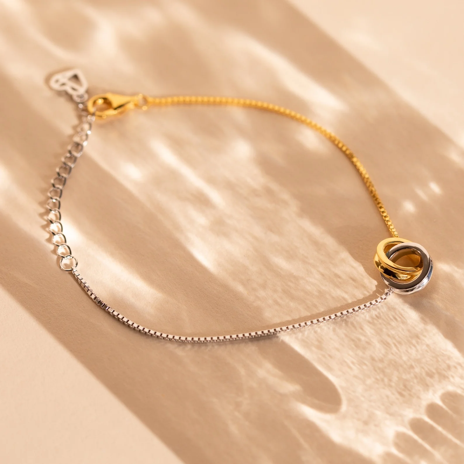 Interlocking Circles Bracelet - Image 4