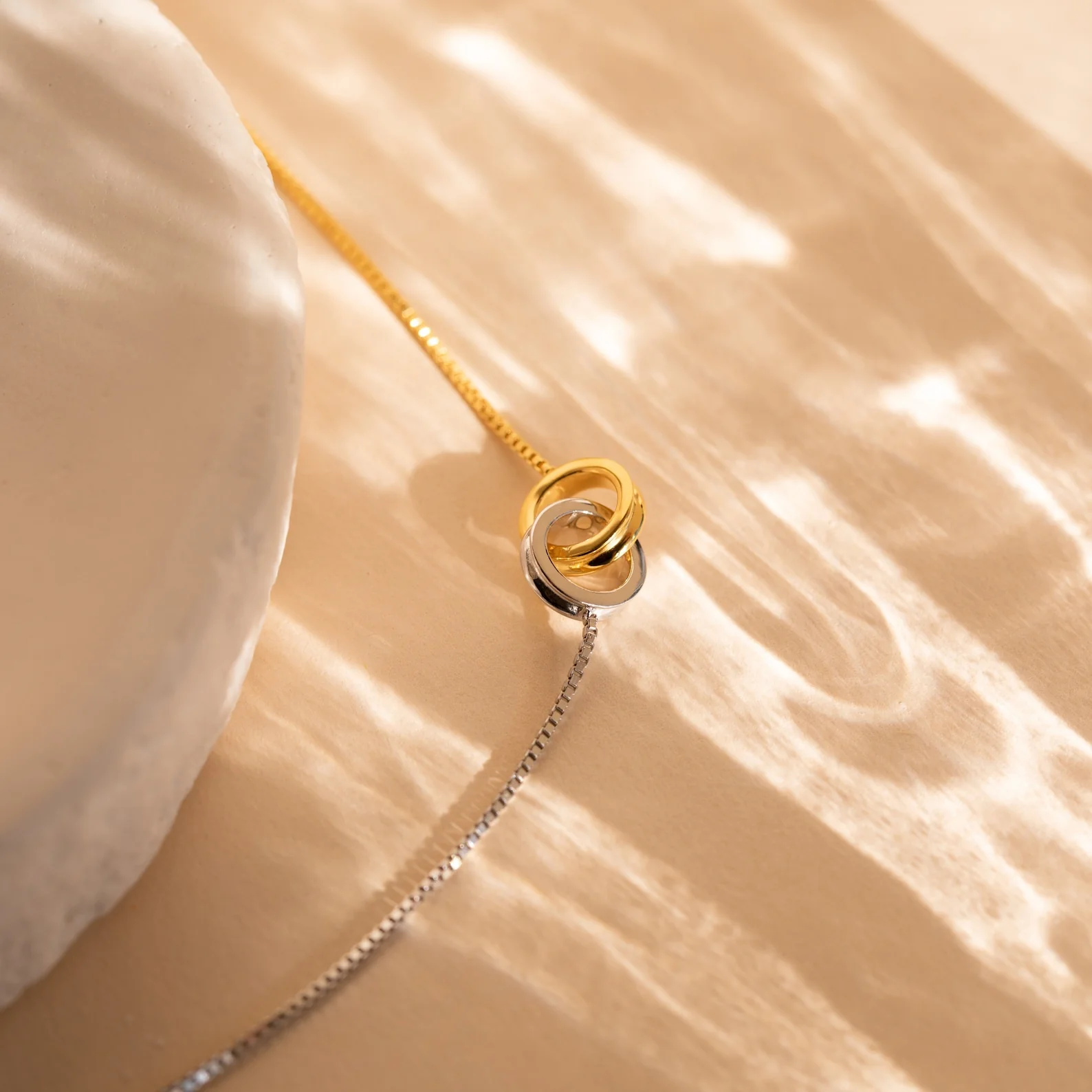 Interlocking Circles Bracelet - Image 6