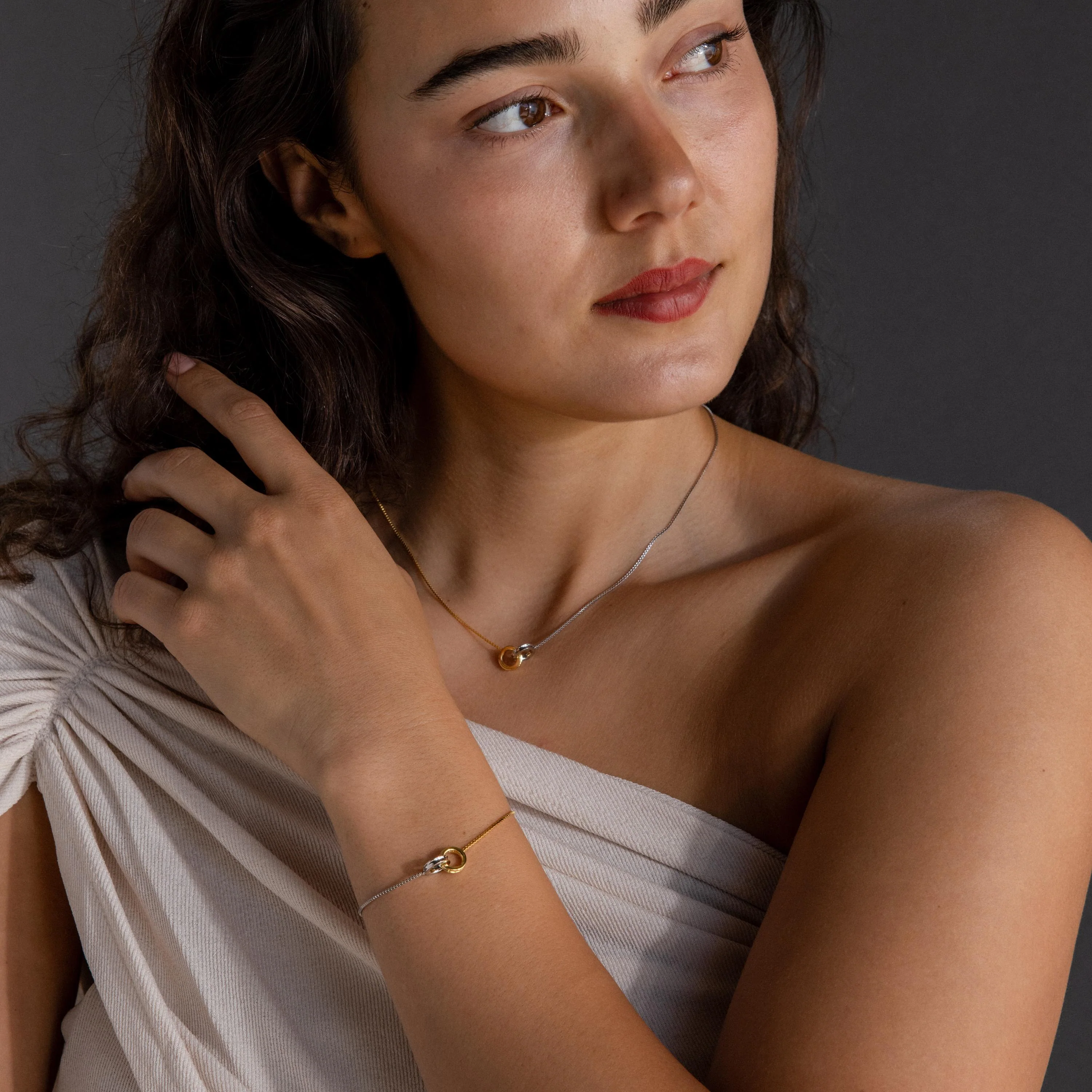 Interlocking Circles Necklace and Bracelet Set - Image 2