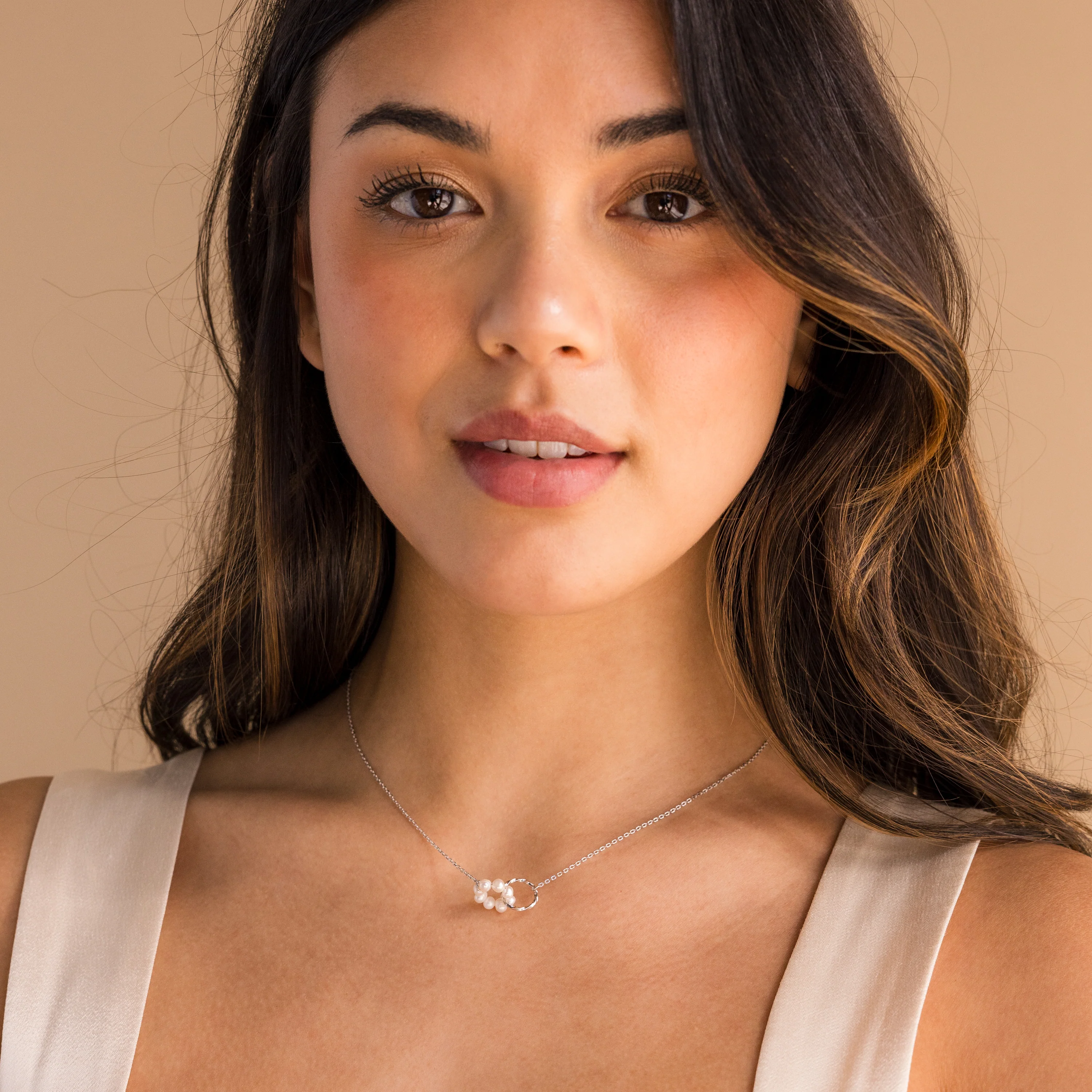Interlocking Pearl Necklace - Image 6