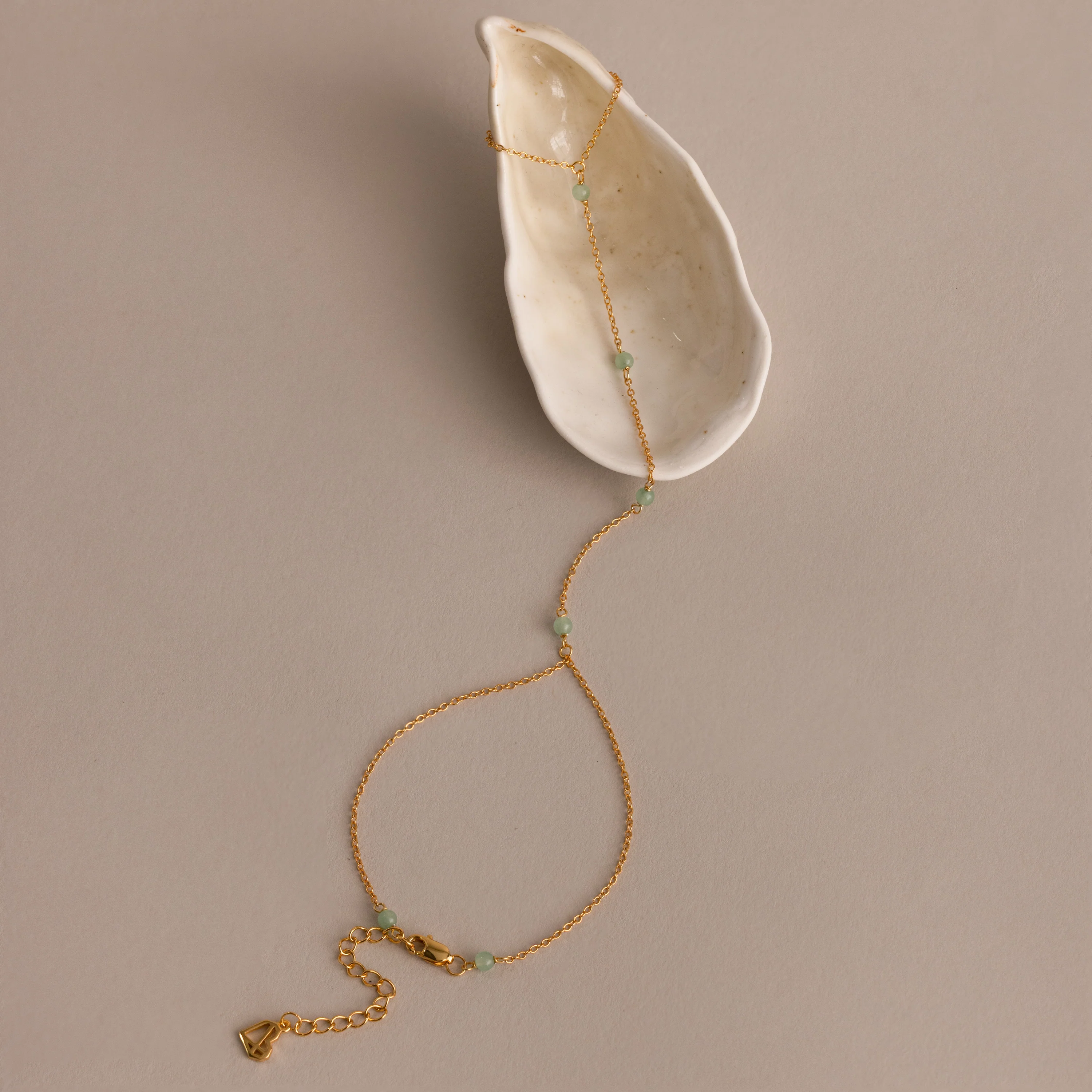 Jade Hand Chain Bracelet in 18K Gold - Image 4