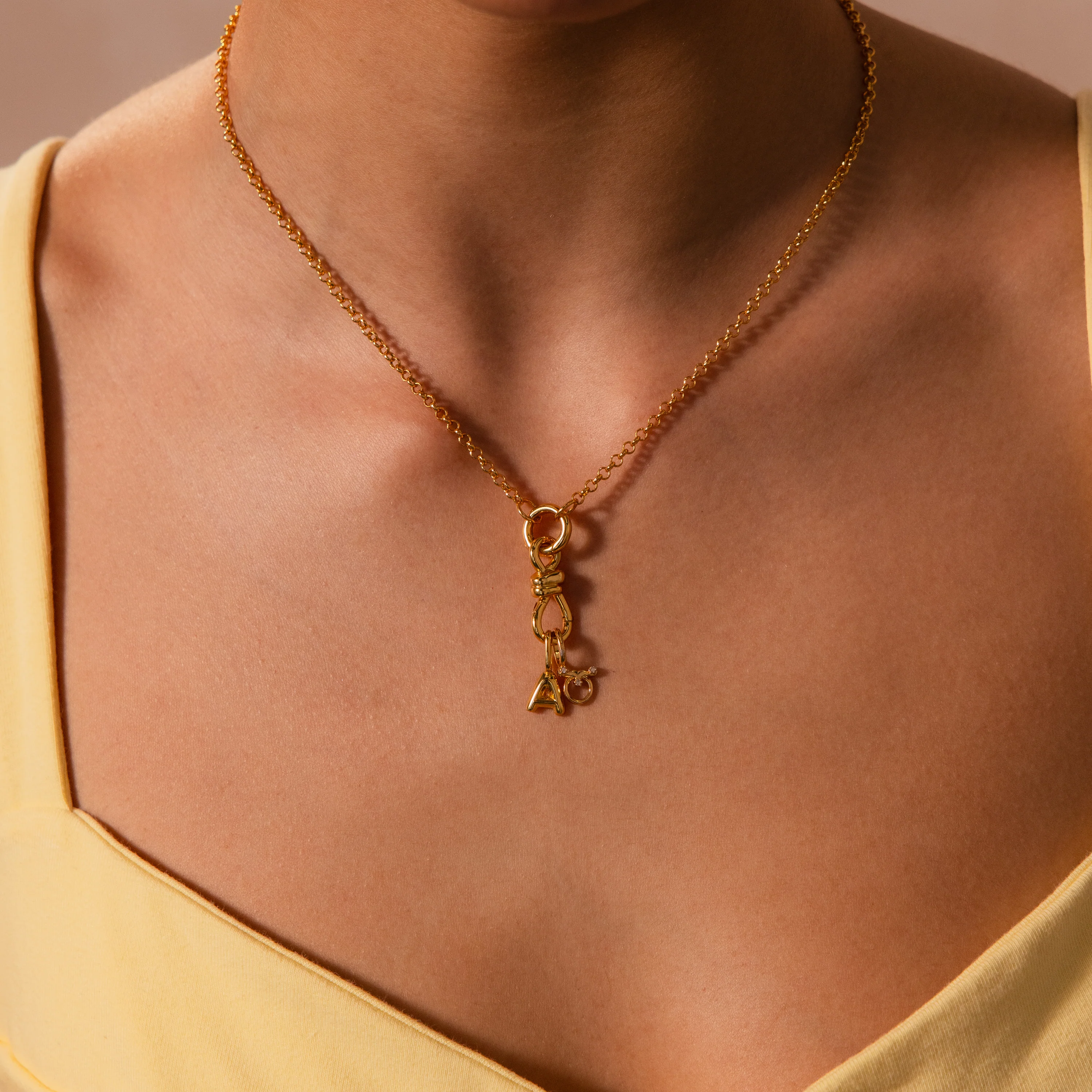 Knot Charm Clasp in 18K Gold - Image 2