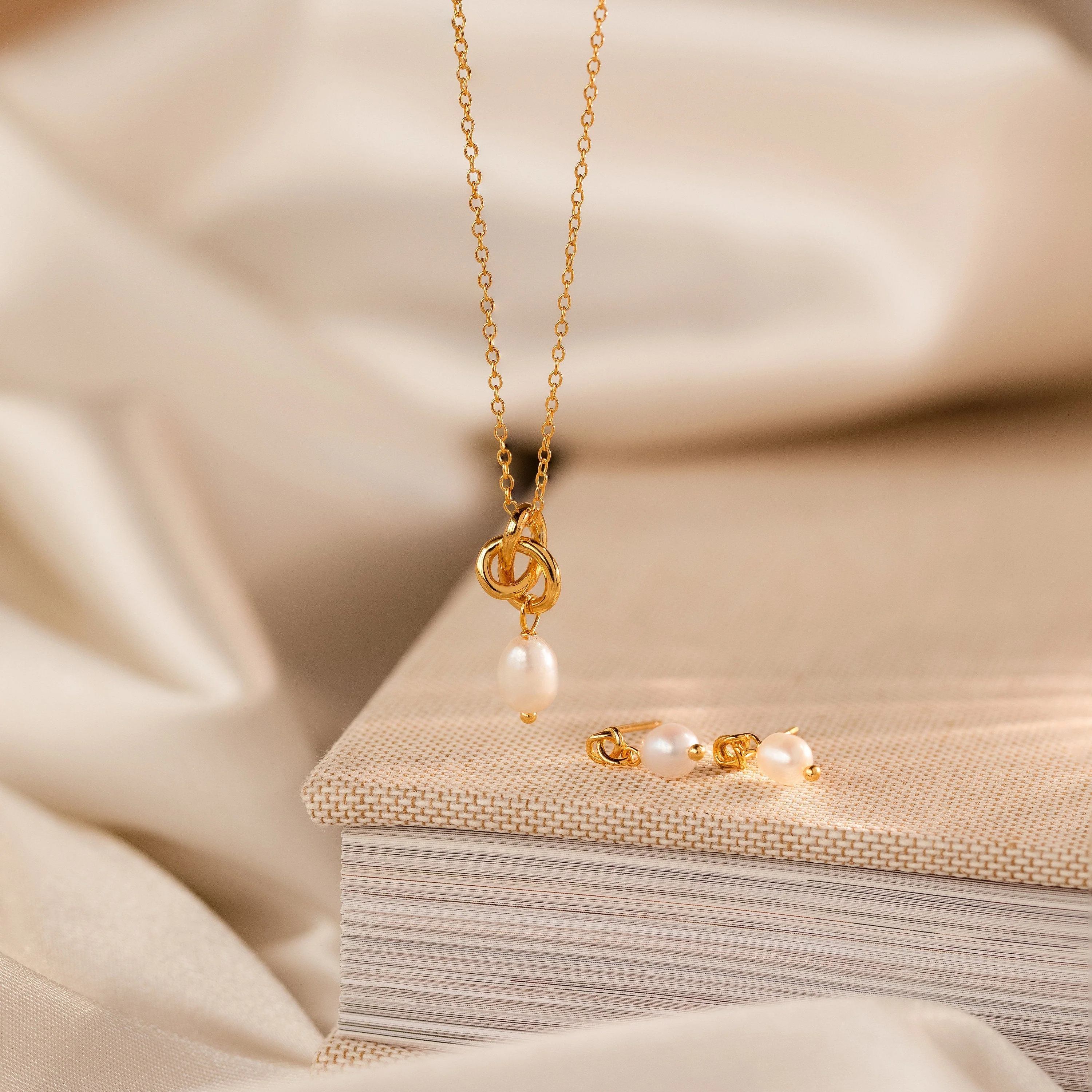 Knot Pearl Necklace & Earrings Set - Image 3