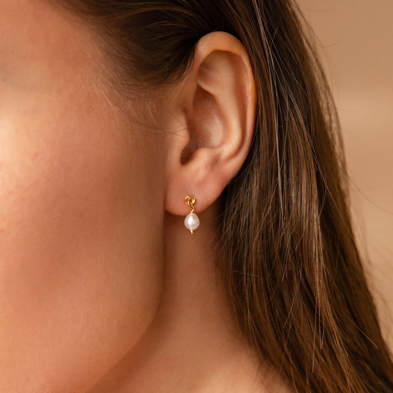 Knot Pearl Necklace & Earrings Set - Image 4