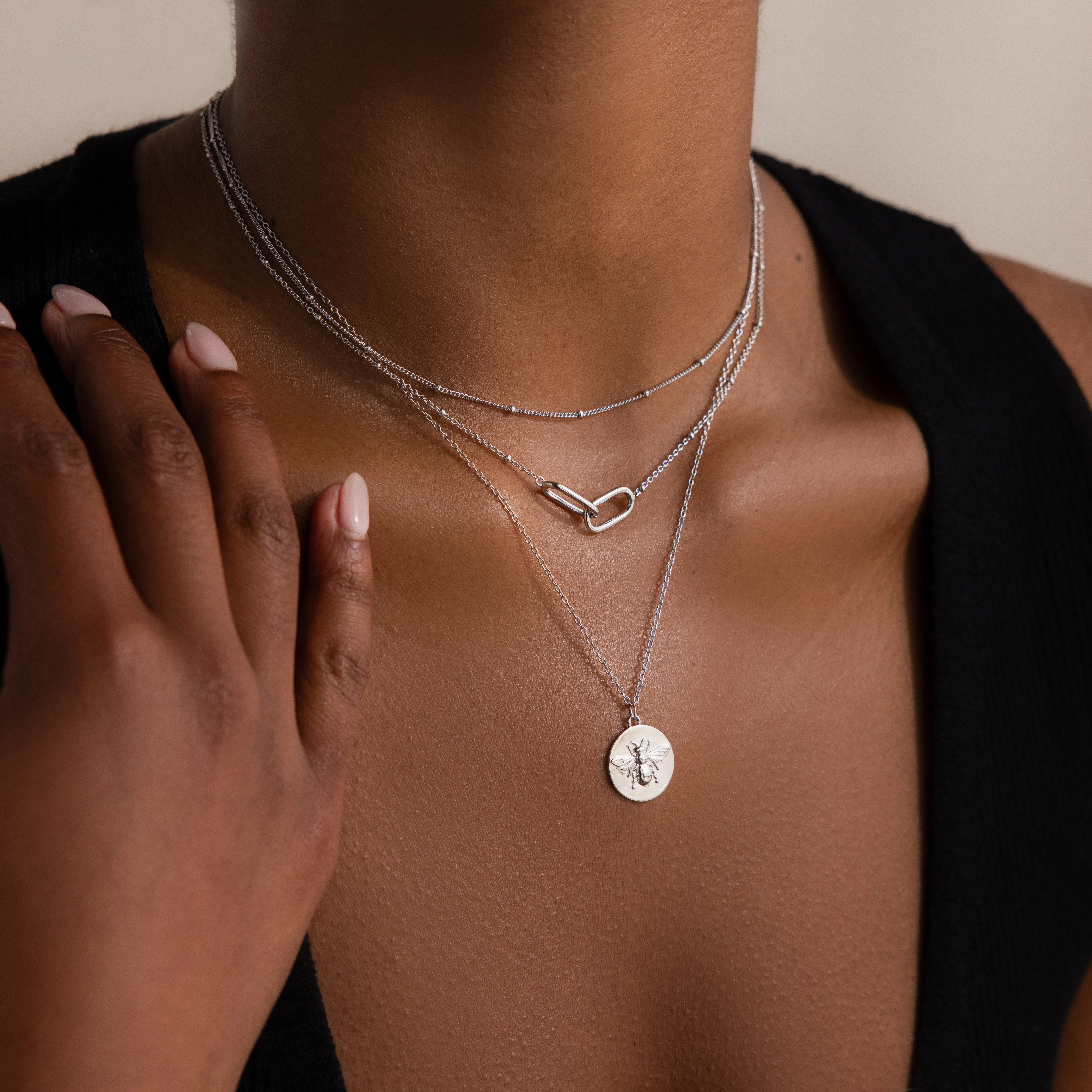 Linked Pendant Necklace in Silver - Image 4