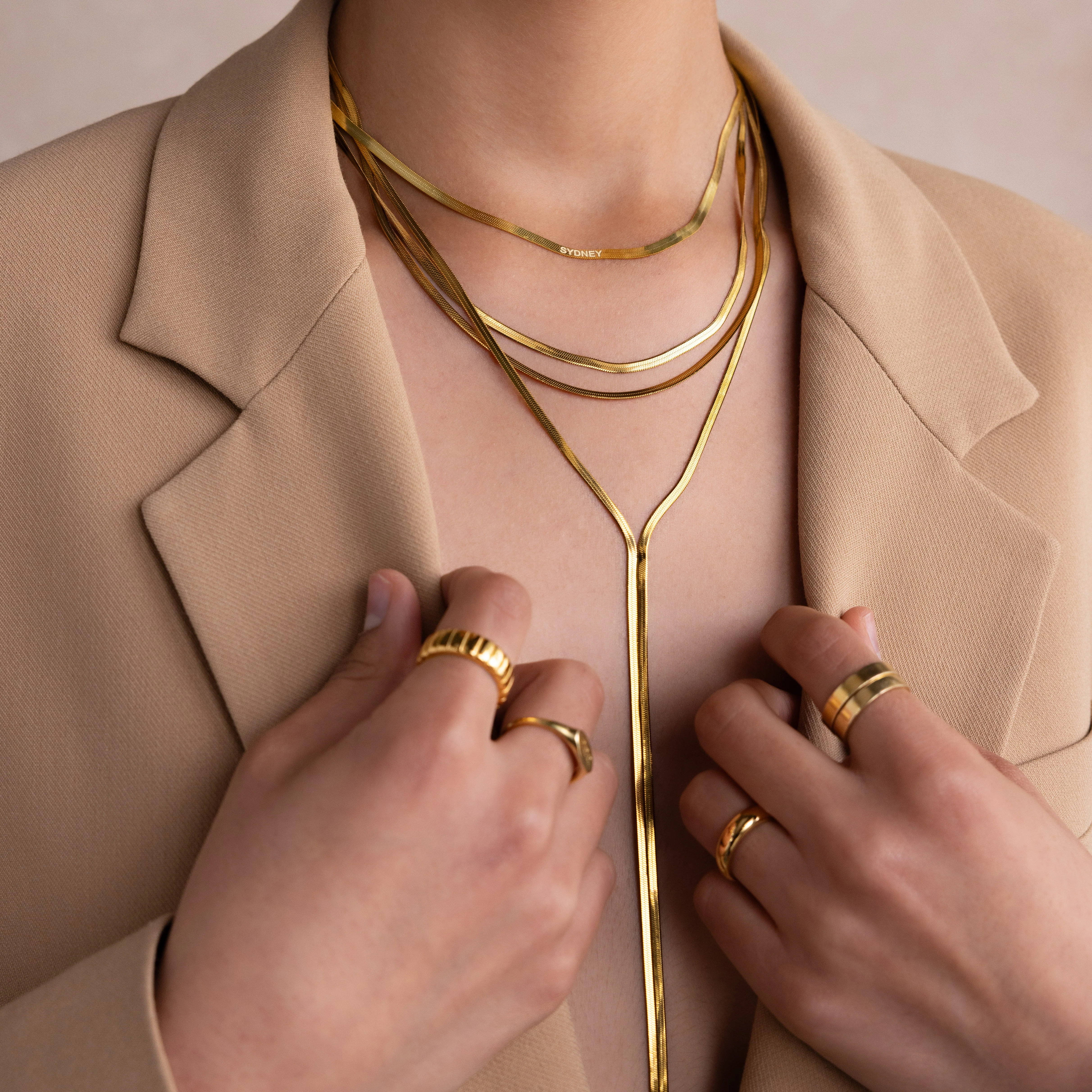 Long Y Herringbone Chain Necklace in 18K Gold - Image 3