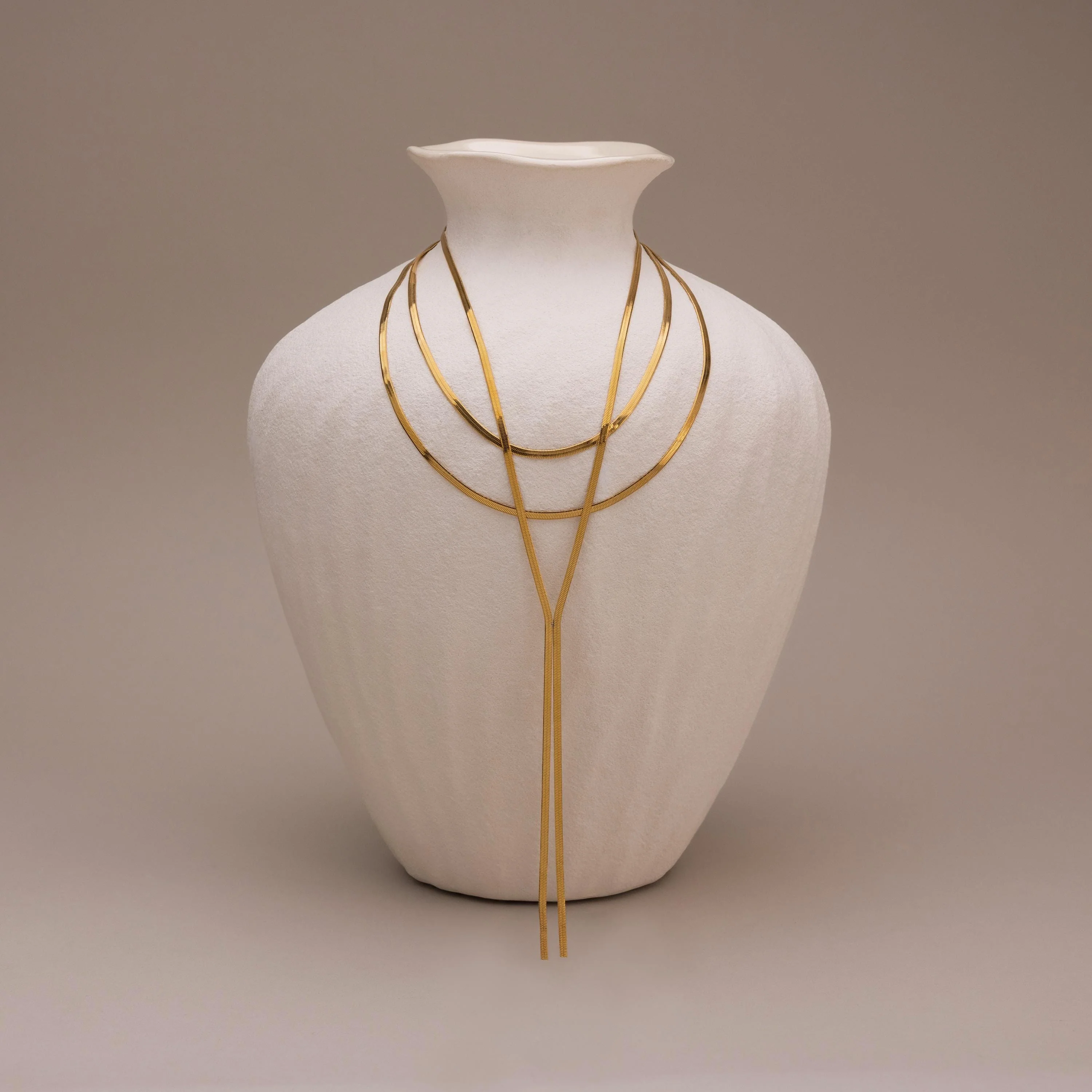 Long Y Herringbone Chain Necklace in 18K Gold - Image 4