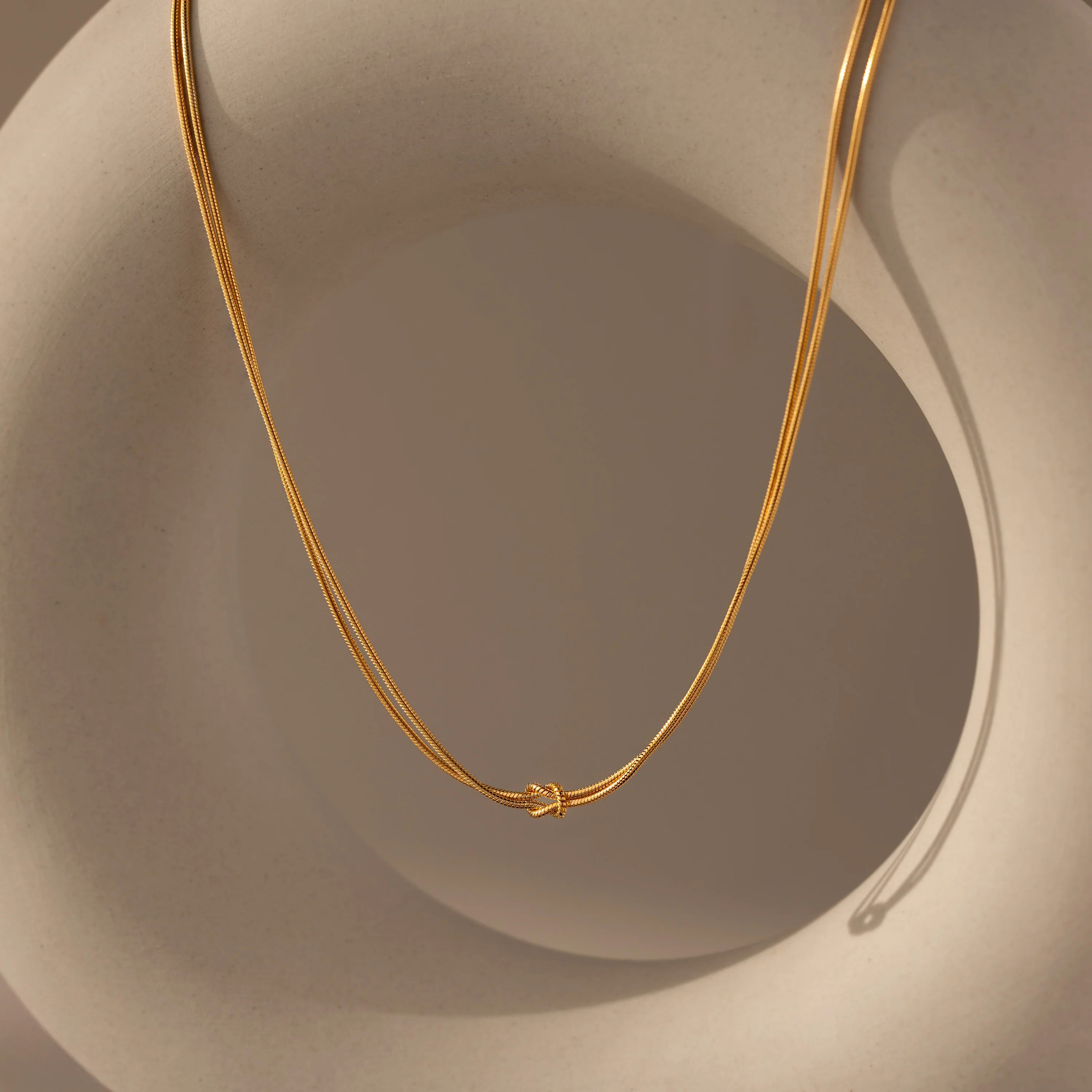 Love Knot Chain Necklace in 18K Gold - Image 7