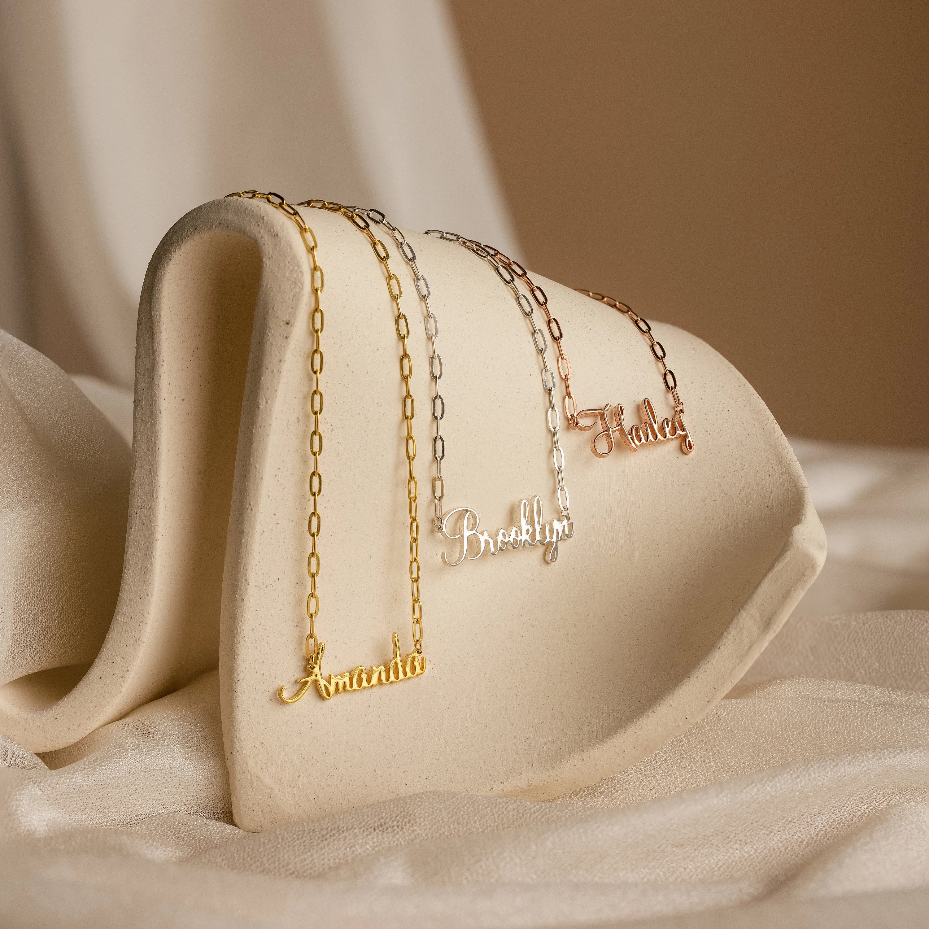 Luna Name Necklace in Paperclip Chain - Image 3