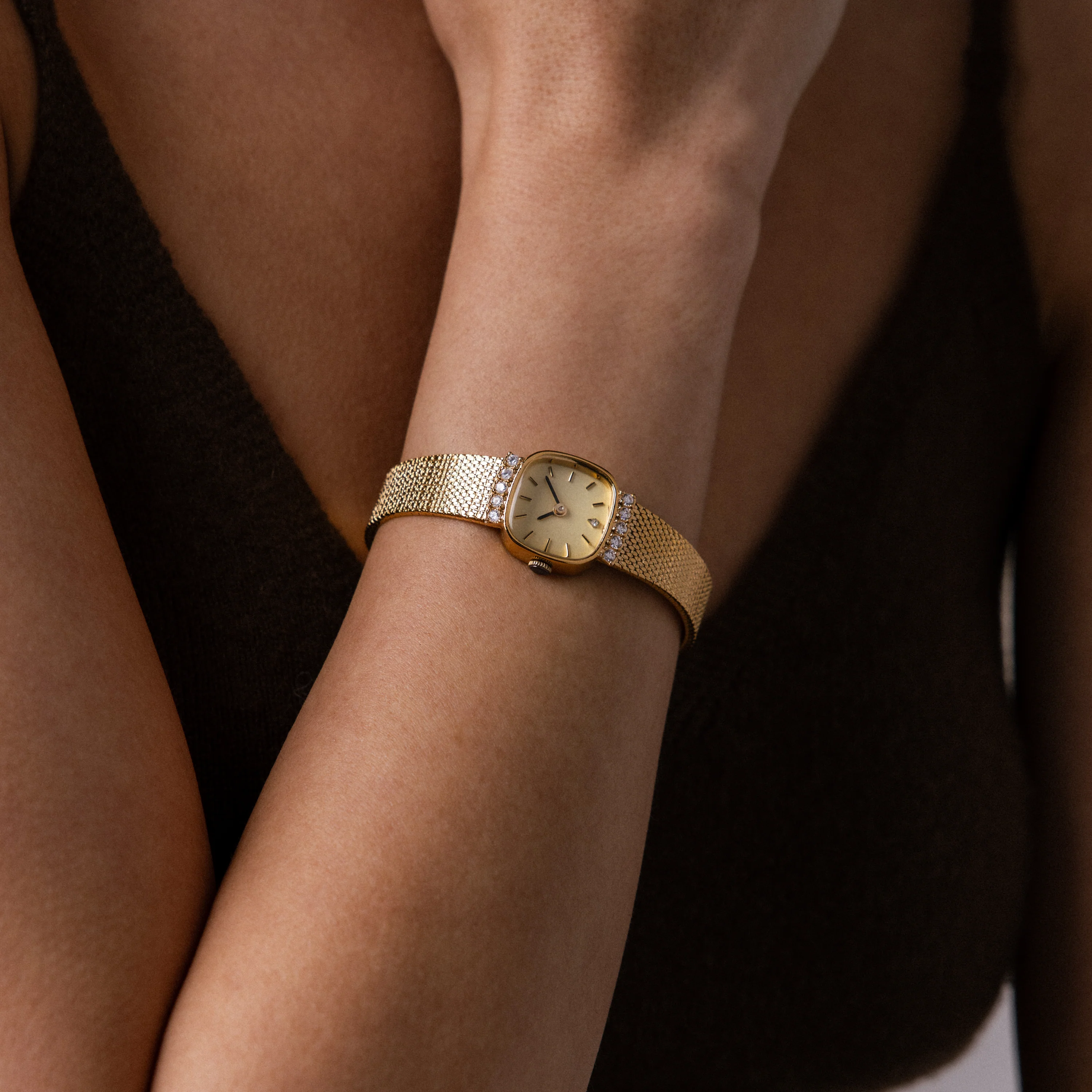 Luxe Square Timepiece - Image 3