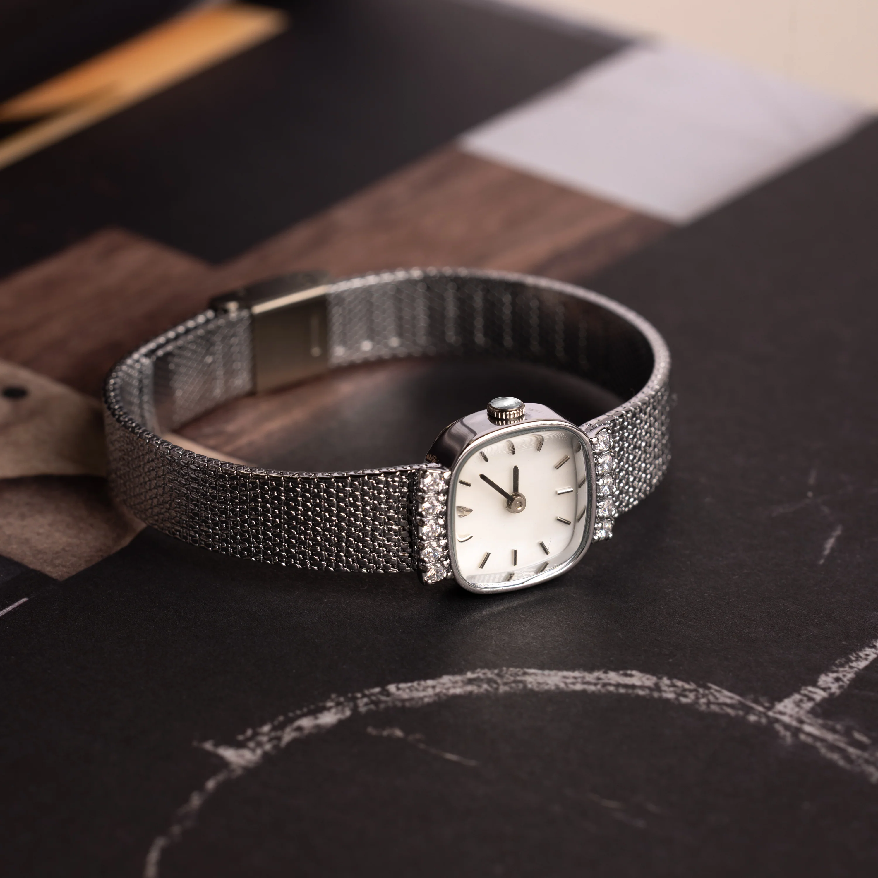 Luxe Square Timepiece in Silver - Image 5