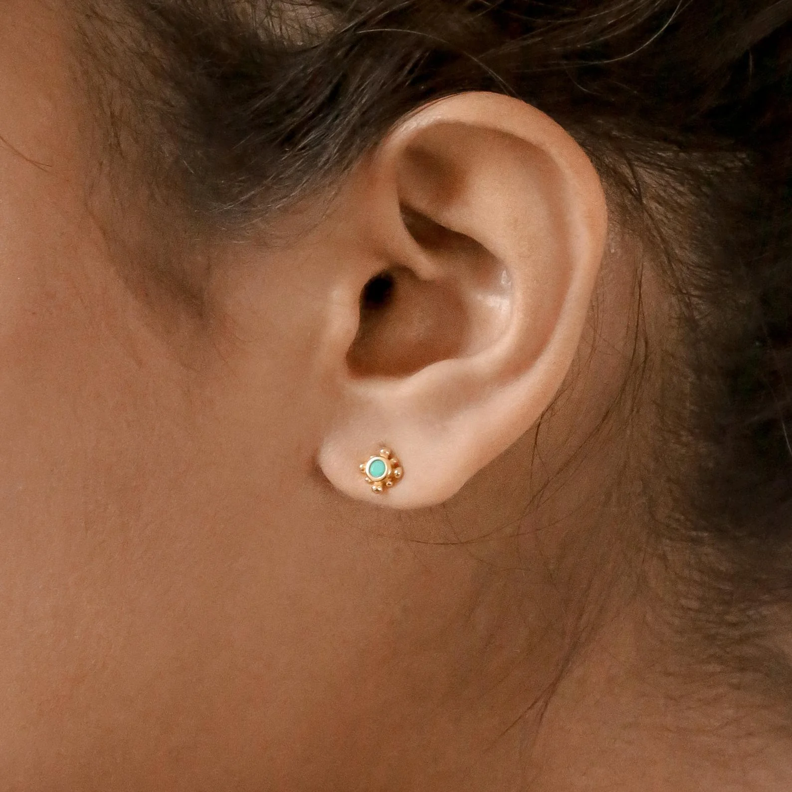 Mara Studs in 18K Gold - Image 2