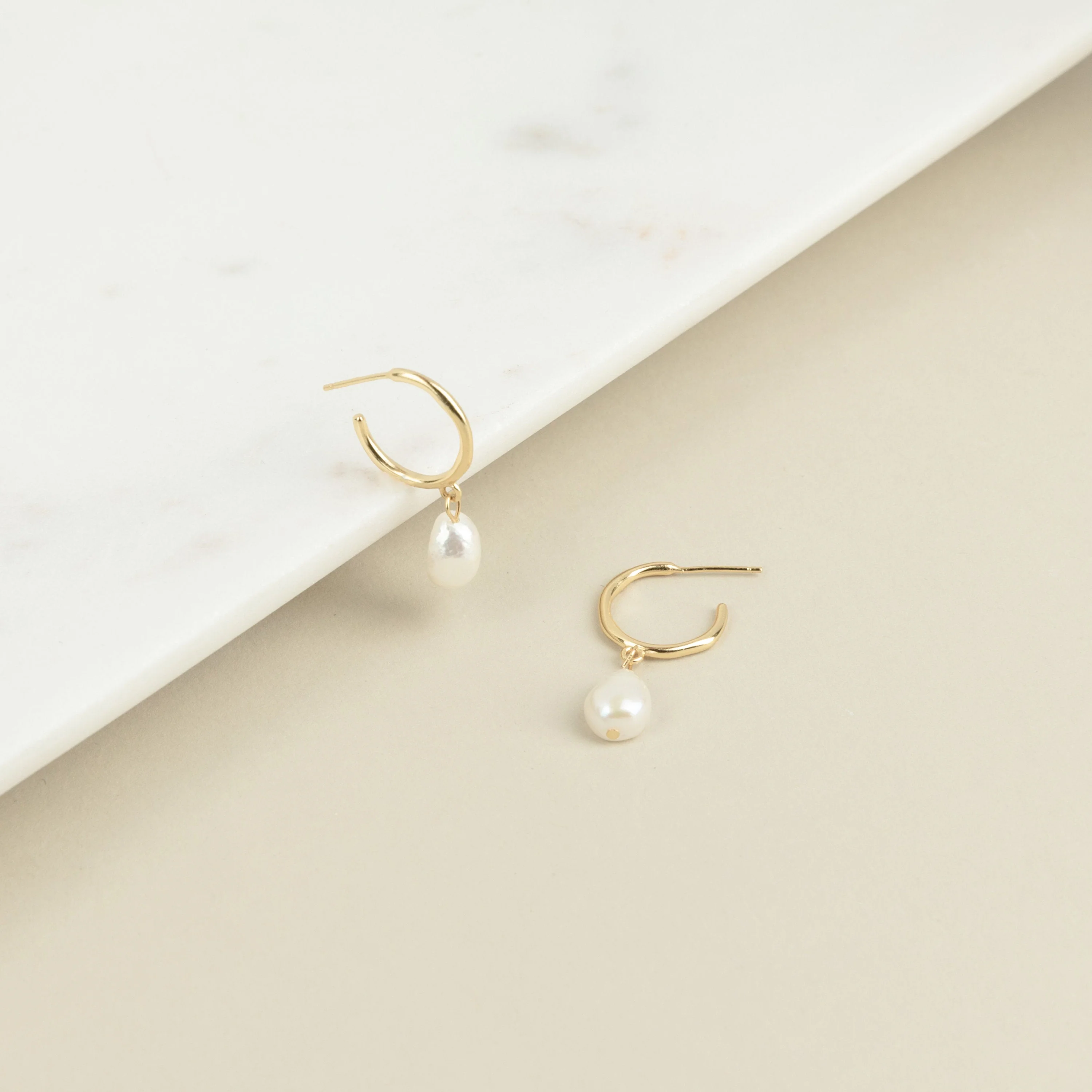 Margot Pearl Hoops in 18K Gold