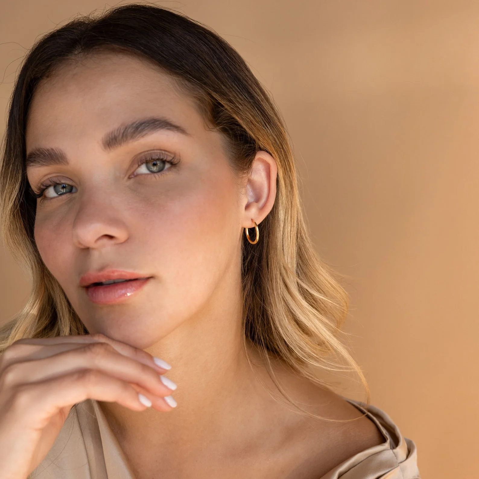Medium Bold Hoops in 18K Gold - Image 8