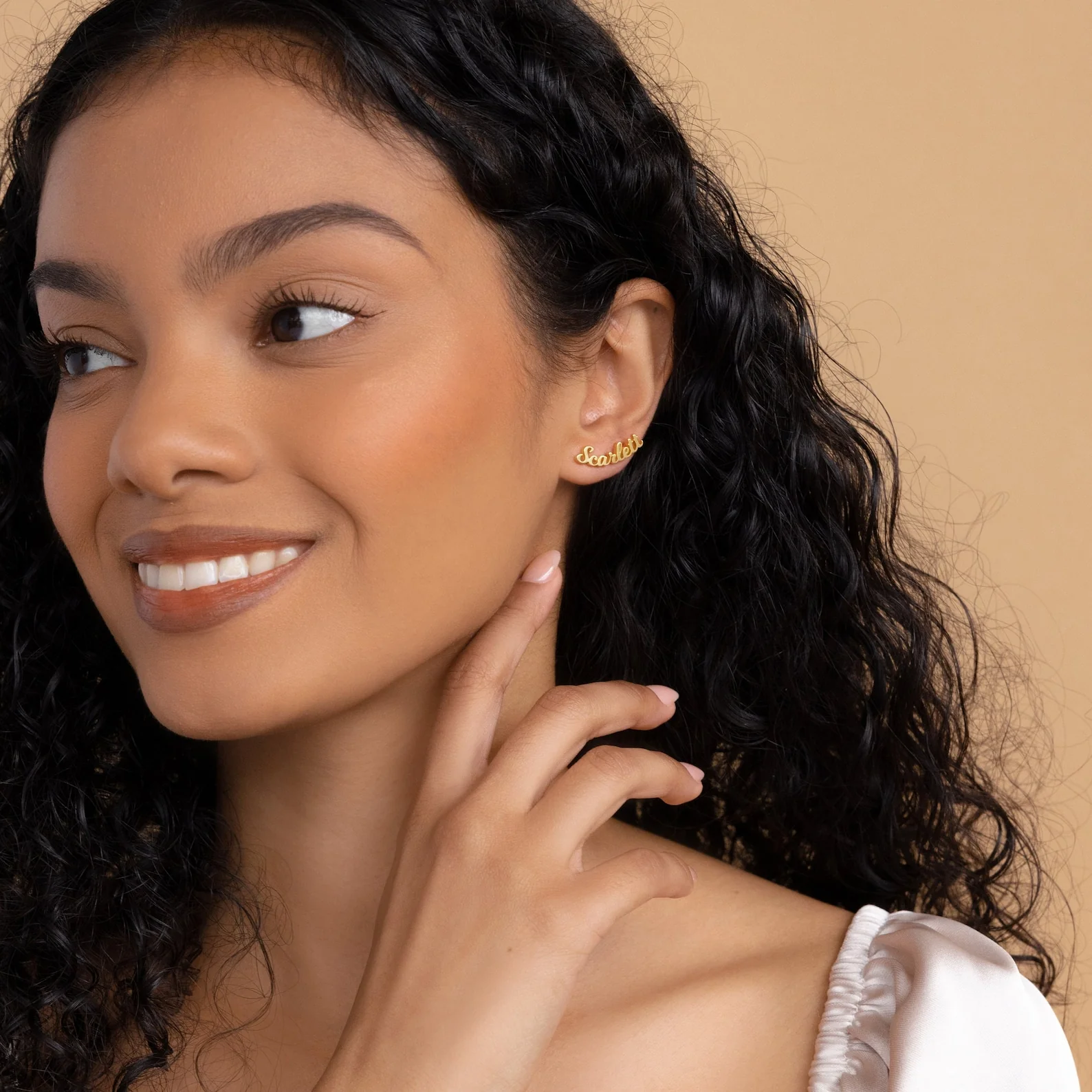 Mellow Name Earrings - Image 3