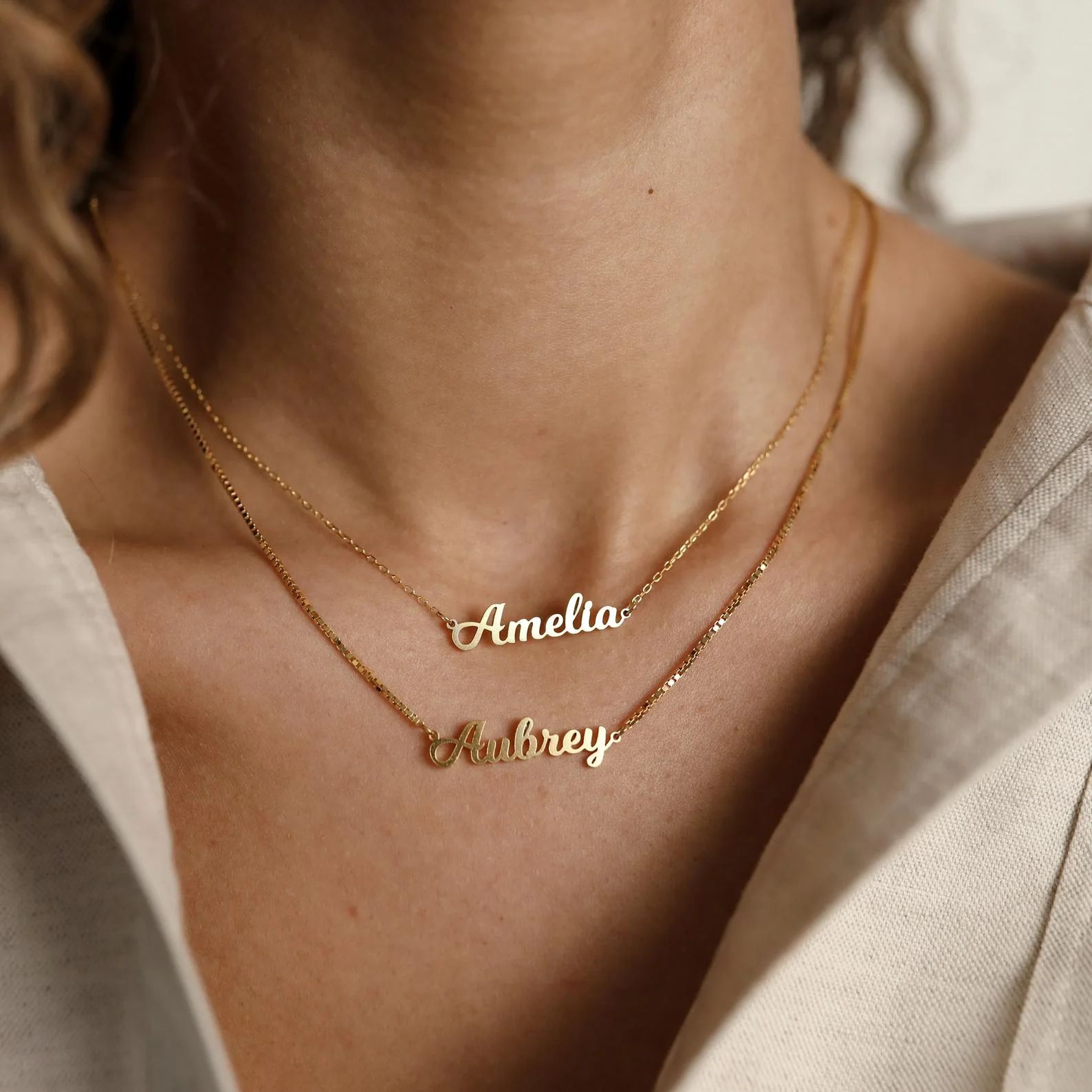 Mellow Name Necklace in Box Chain - Image 3