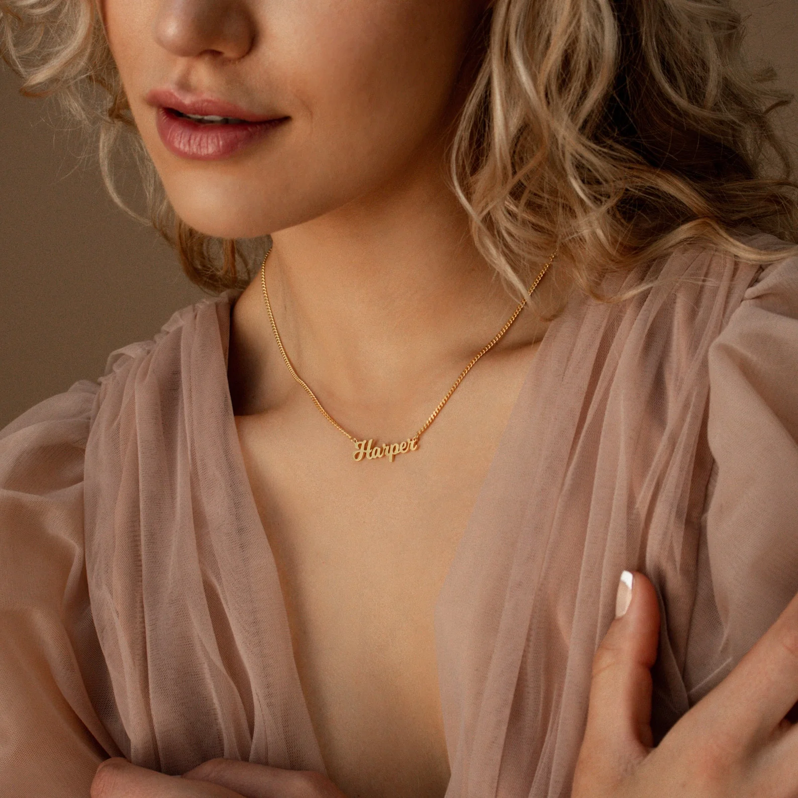 Mellow Name Necklace in Curb Chain - Image 5
