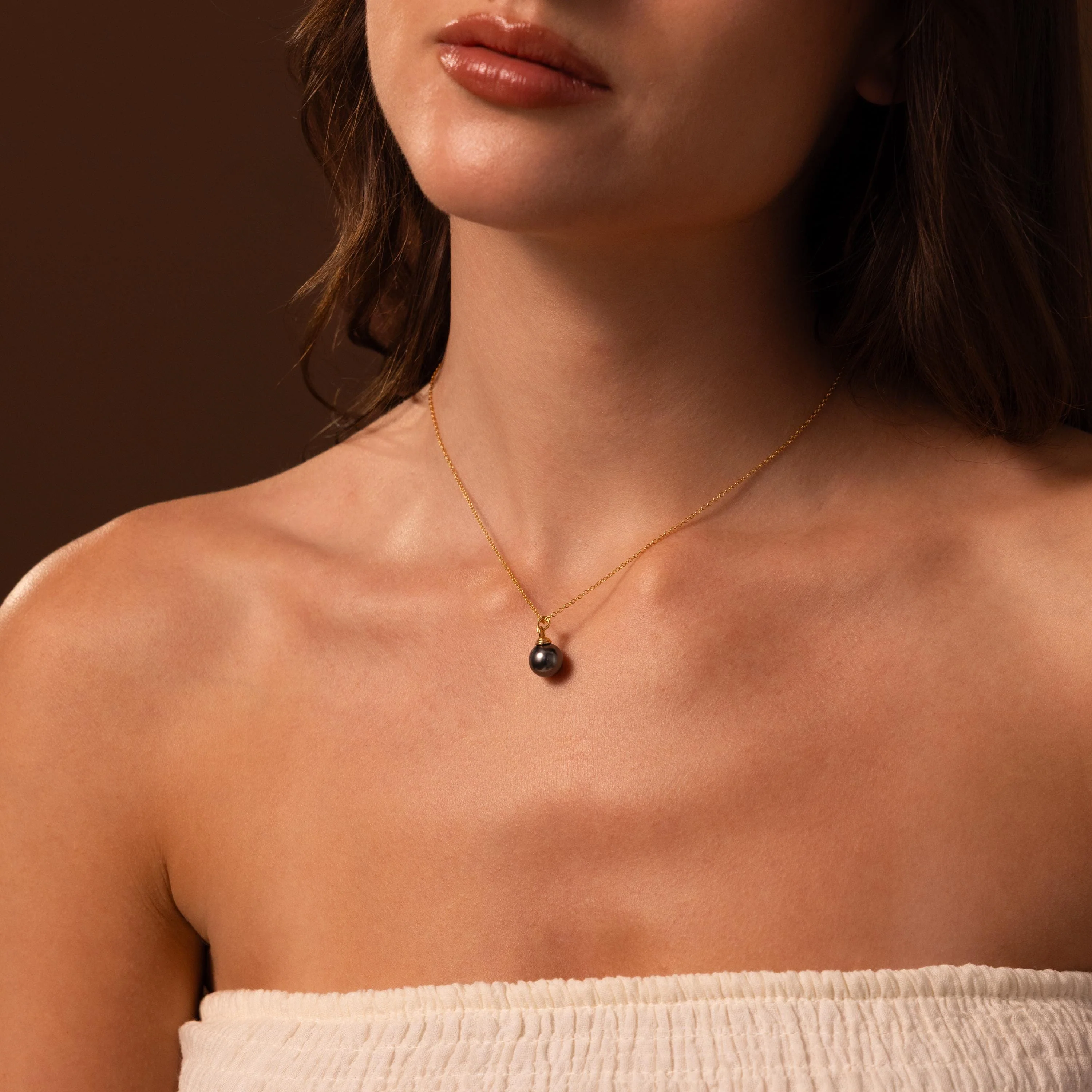 Midnight Pearl Necklace in 18K Gold - Image 6