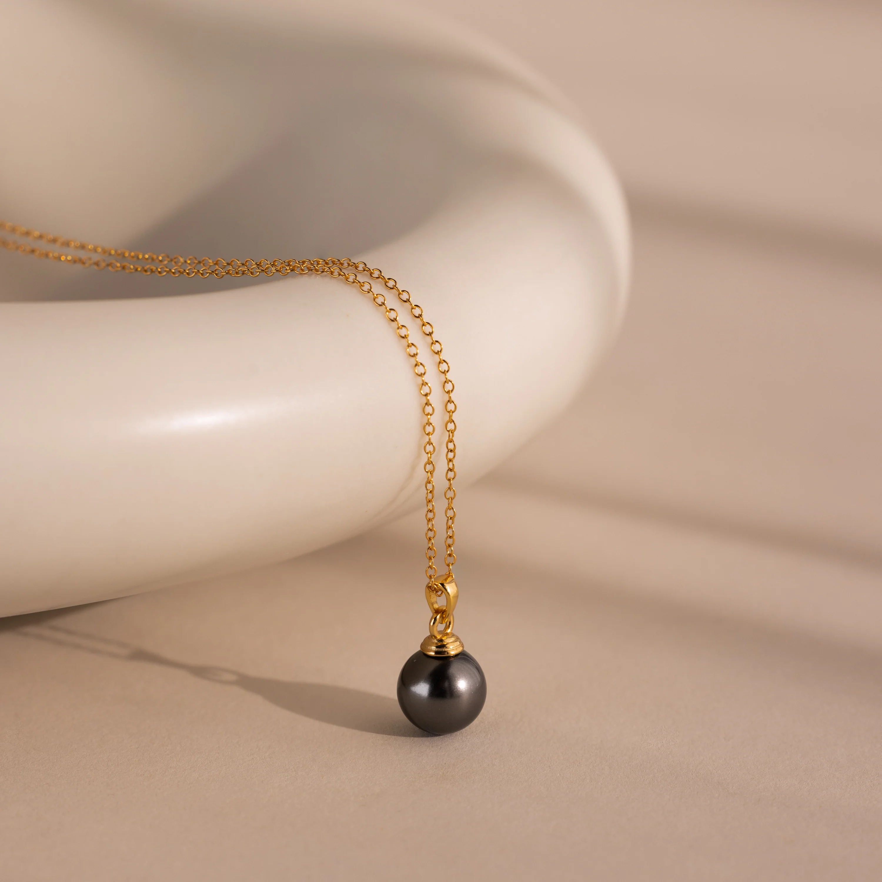 Midnight Pearl Necklace in 18K Gold - Image 3