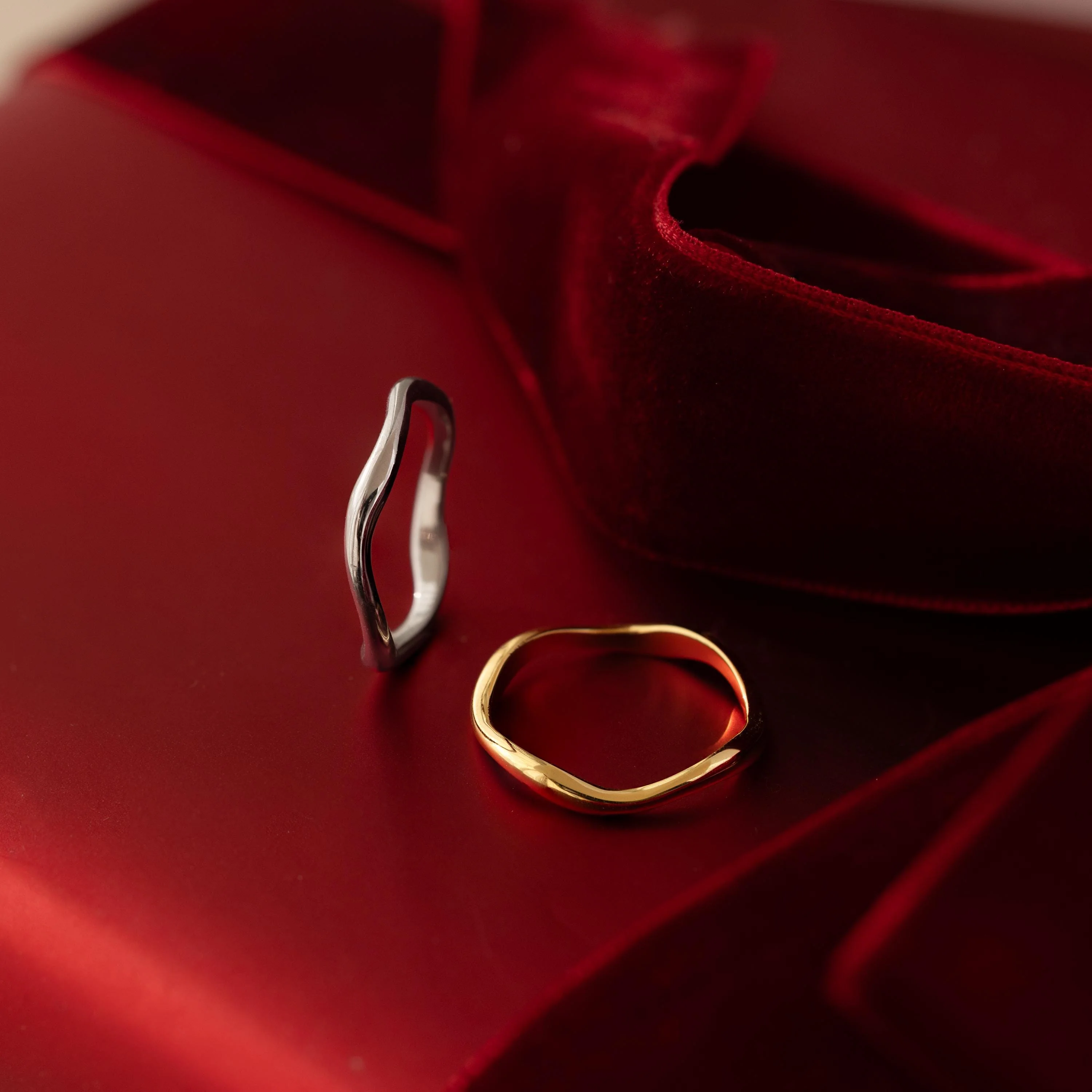 Mixed Metal Wave Ring Set - Image 3