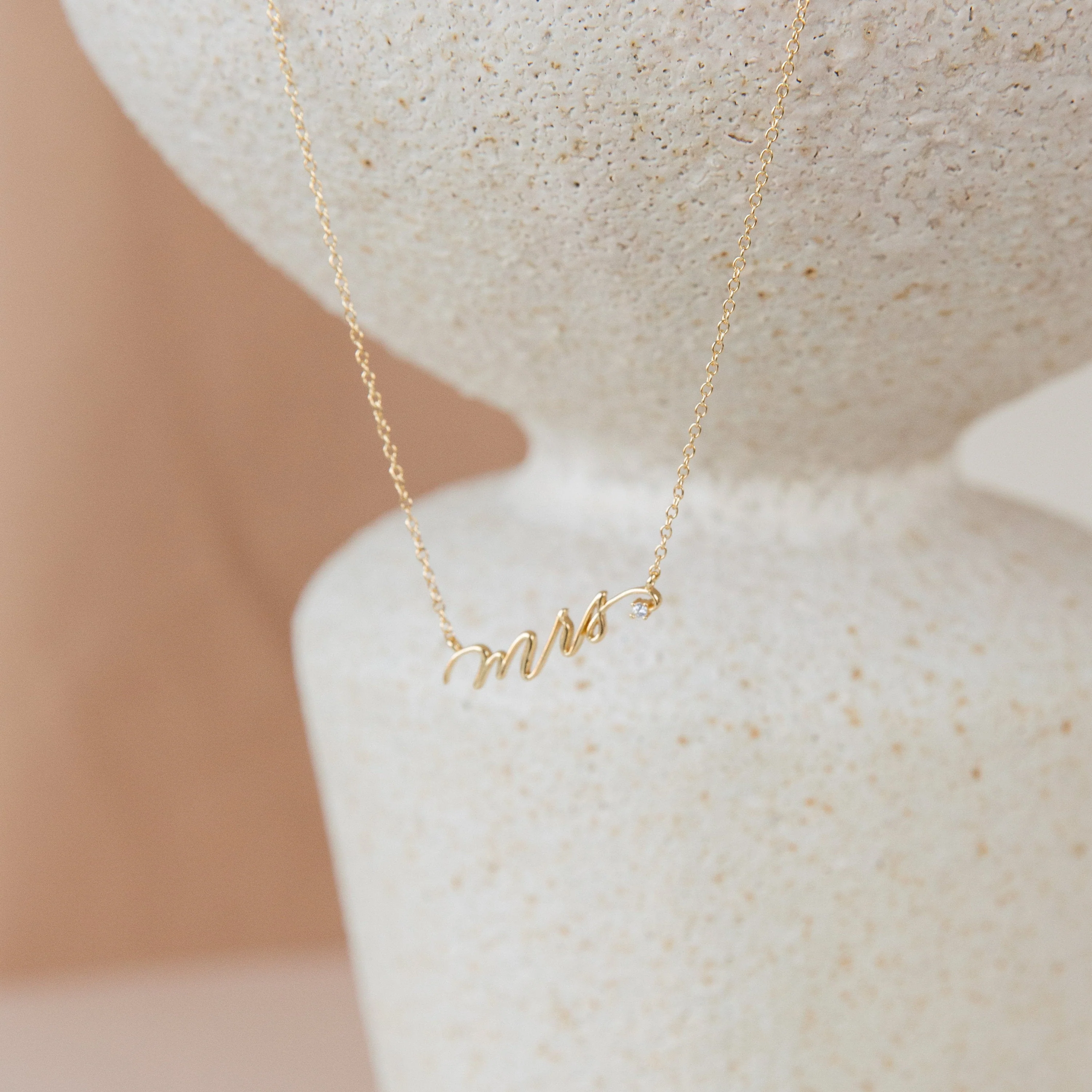 Mrs. Necklace in 18K Gold - Image 6